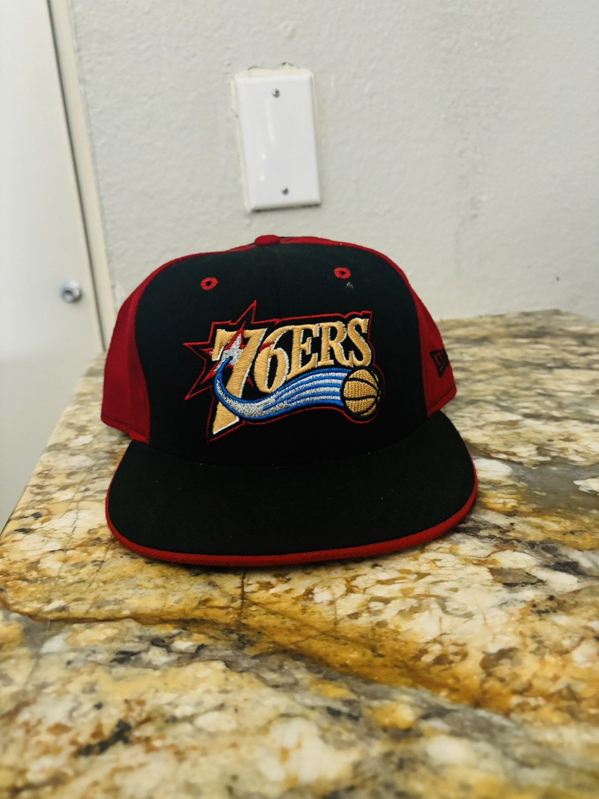 NBA Vintage 76ers two tone fitted hat Size ONE SIZE - 1 Thumbnail