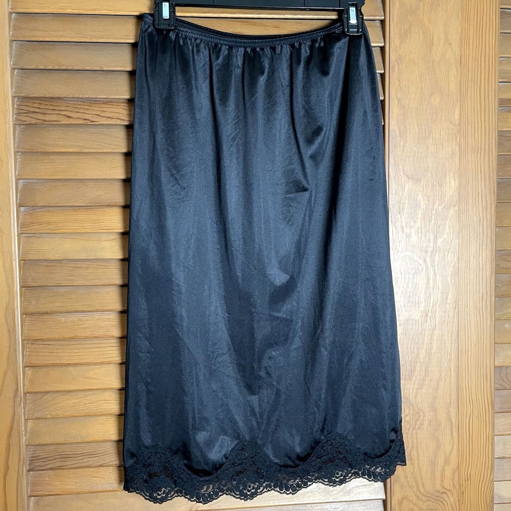 Vintage VTG Vanity Fair Slip Shirt? No — Sl ips must be a slip; reframe: VTG Vanity Fair Half Slip S/M Nylon Black Lace Hem Side Slit Size ONE SIZE - 4 Thumbnail