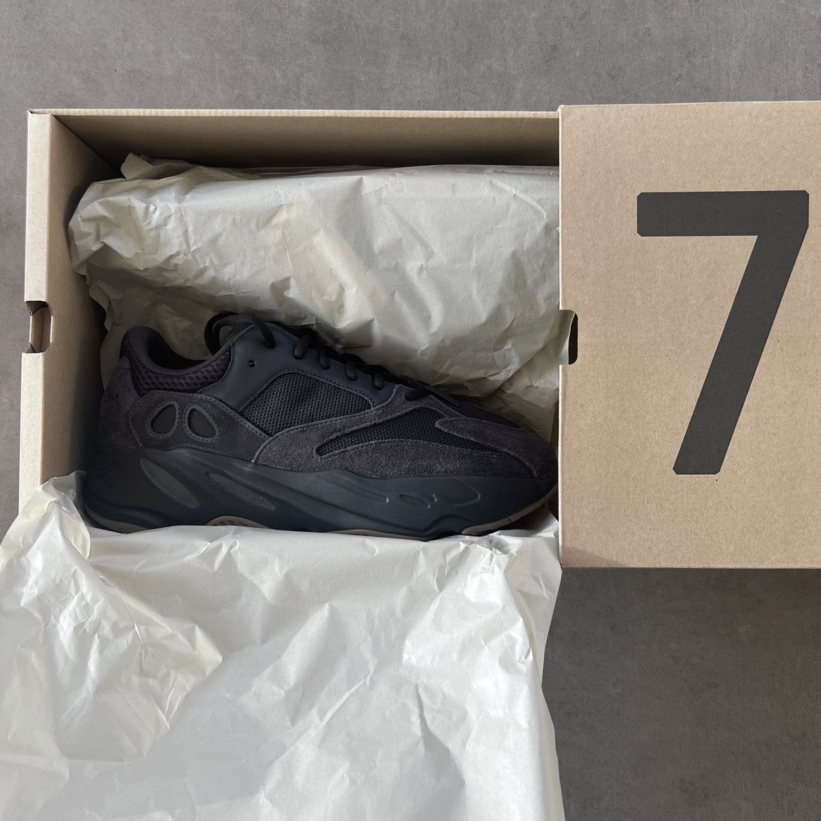 Adidas ⭐️DEADSTOCK 700v1 UTILITY BLK Size US 10.5 / EU 43-44 - 22 Thumbnail