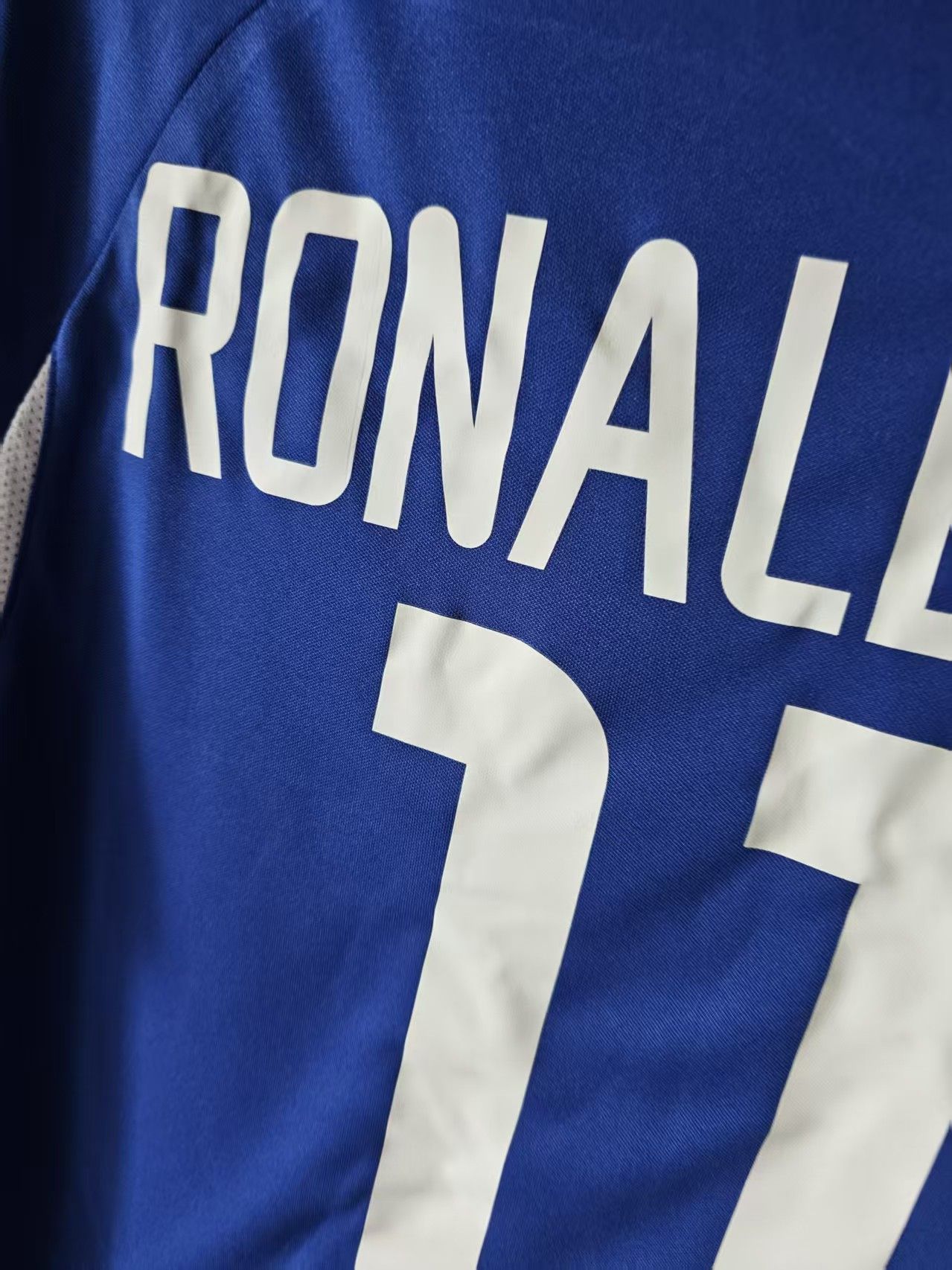 Other Ronaldinho Jersey 2002 Brazil Size US XL / EU 56 / 4 - 5 Thumbnail