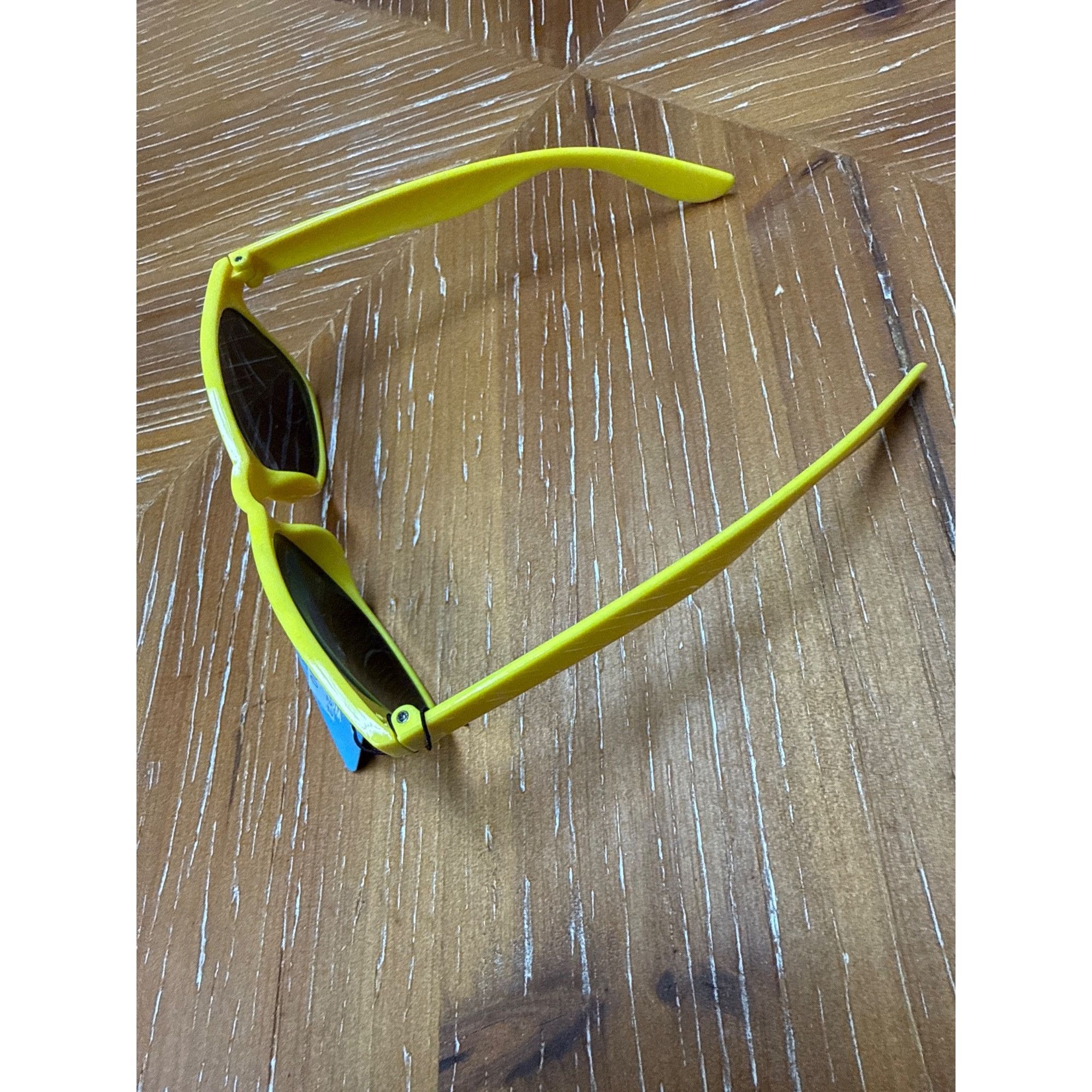 Other Yellow Wayfarer-Style Sunglasses With UV400 Protection Light Size ONE SIZE - 5 Thumbnail