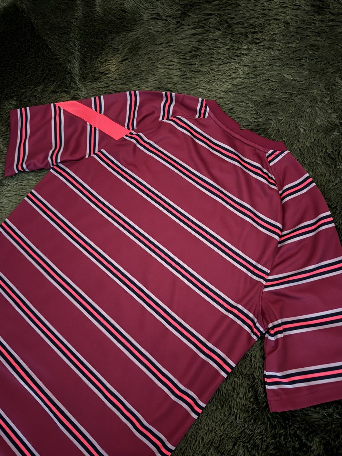 Nike [M] Nike Liverpool FC Stripe Short Sleeve Jersey Uniform Size US M / EU 48-50 / 2 - 8 Thumbnail