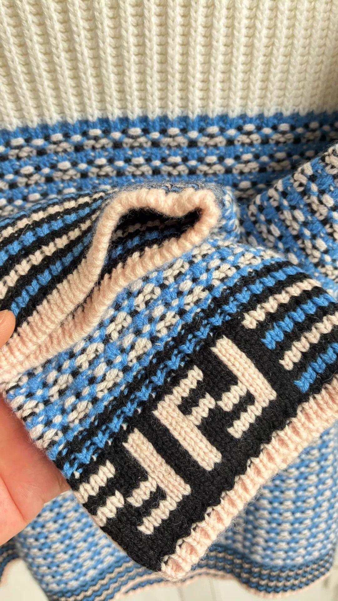 Fendi FENDI Color Blocked Wool Sweater Women's 36 Hat Zipper Size XS / US 0-2 / IT 36-38 - 4 Thumbnail