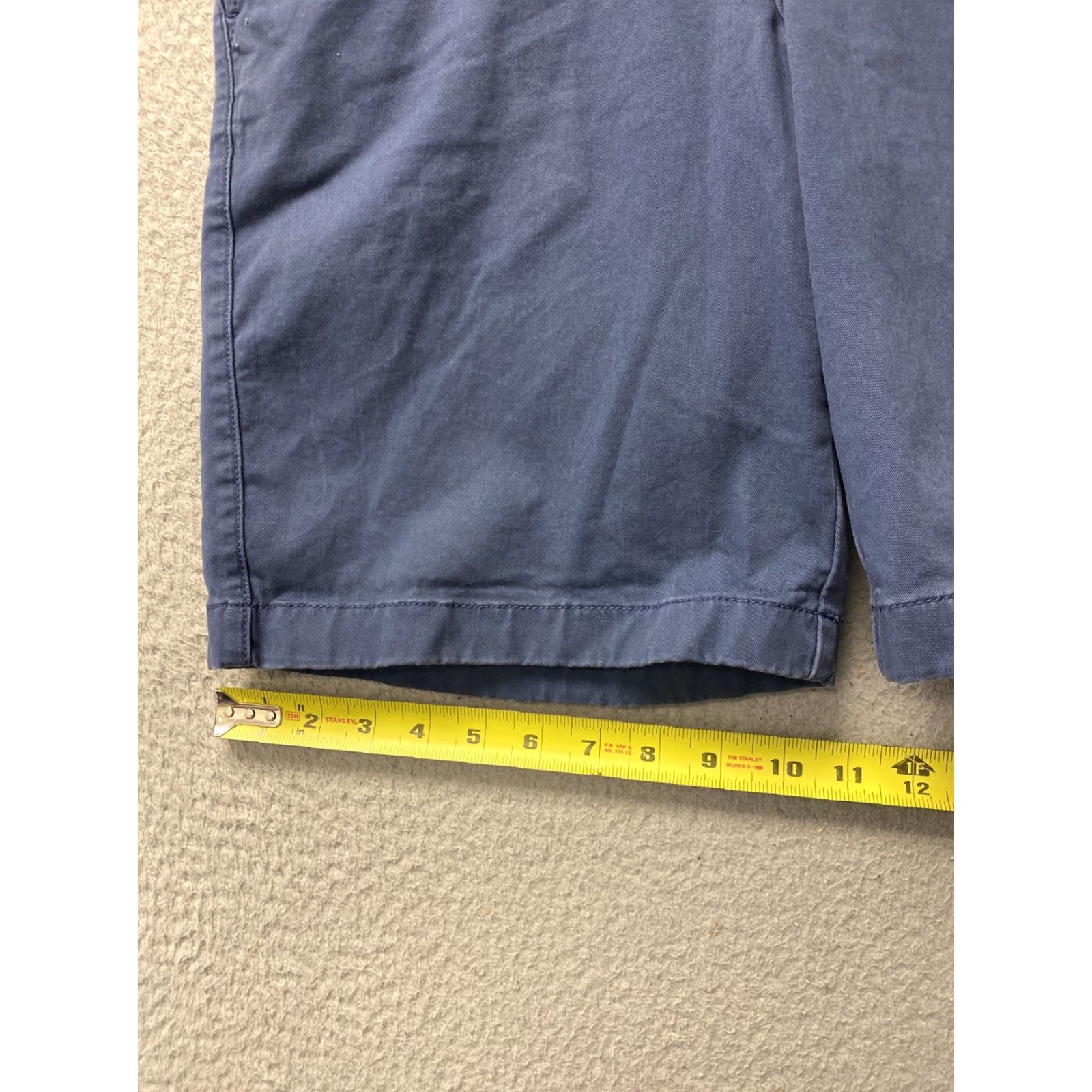 Vintage LL BEAN Bermuda Shorts Mens 33 Navy Cotton Chino Zip Fly Regular Rise 10in Inseam Outdoor Pockets Mens Size US 33 - 6 Thumbnail