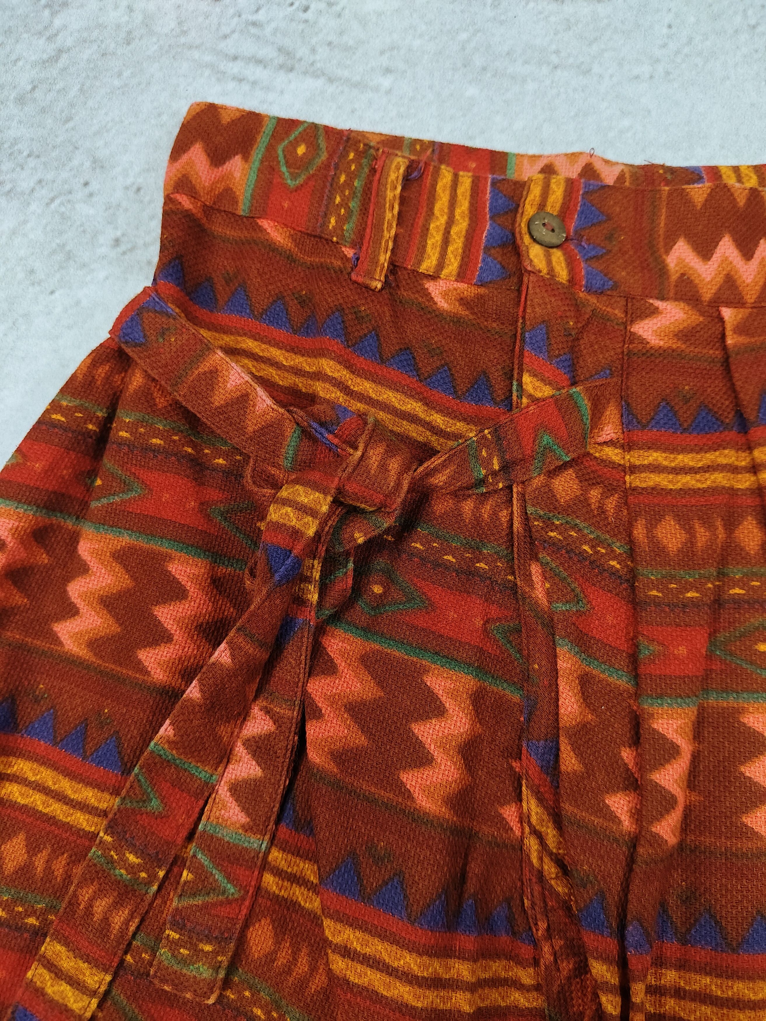 Japanese Brand Yul- Bohemian Retro Hippie Tribal Aztec High Waist Shorts Size 29" - 5 Thumbnail