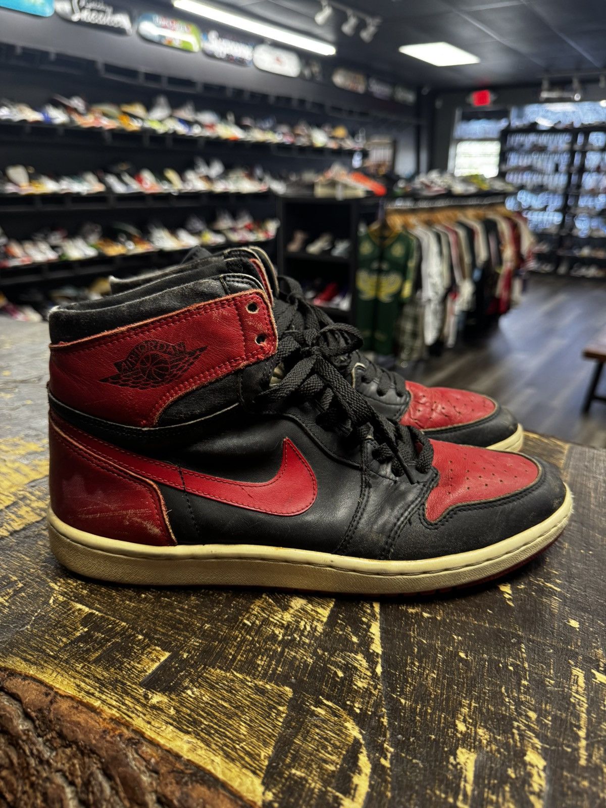 Jordan Brand Original 1985 Jordan 1 High Black Red Bred Sneakers Size US 12 / EU 45 - 3 Thumbnail