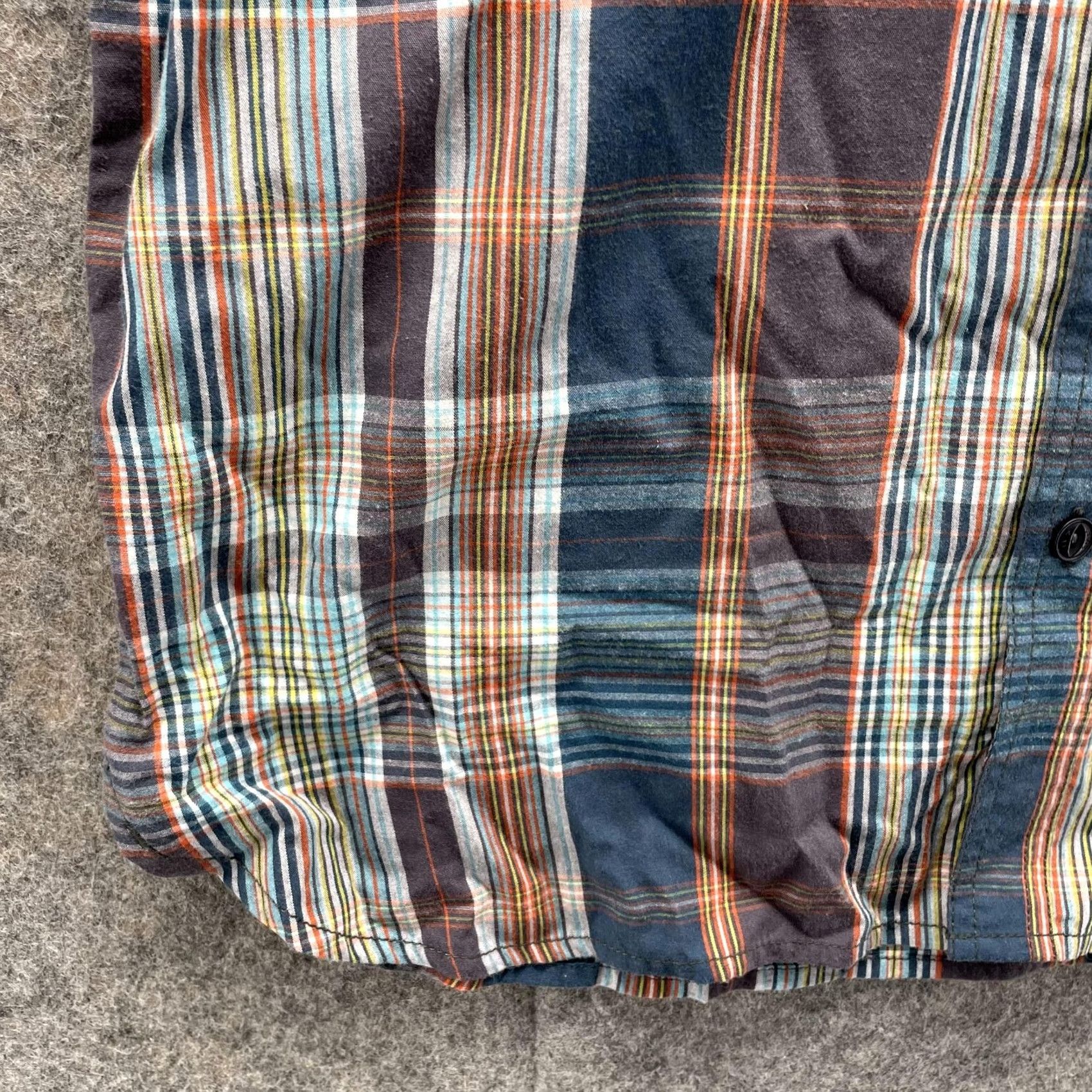 Levi's VINTAGE Levi's Shirt Men Medium Blue Button Down Short Sleeve Madras Plaid Western"> Size US M / EU 48-50 / 2 - 6 Thumbnail