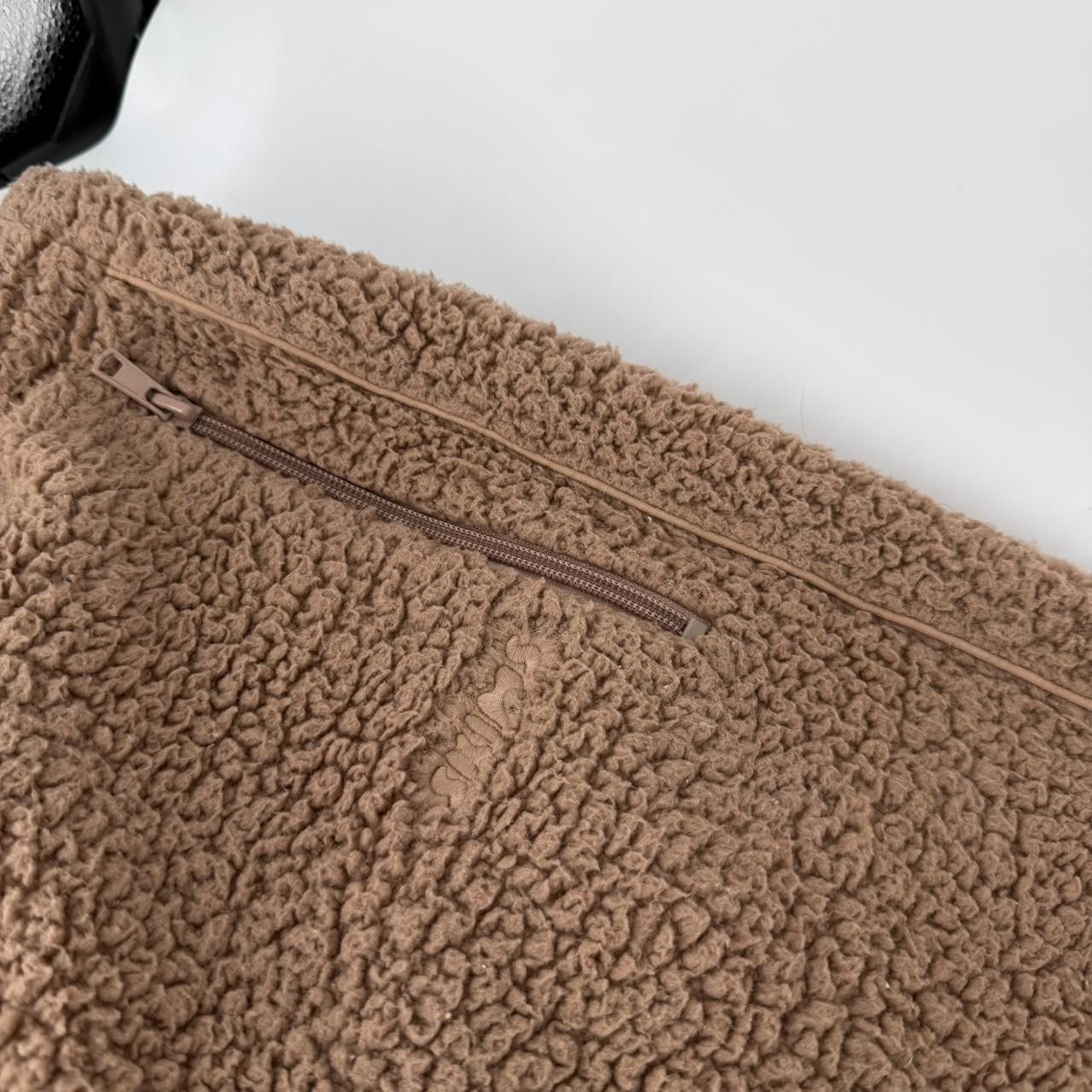 SKIMS Skims Teddy Sherpa Fleece Joggers Size S Tigers Eye Brown Size 27" / US 4 / IT 40 - 3 Thumbnail