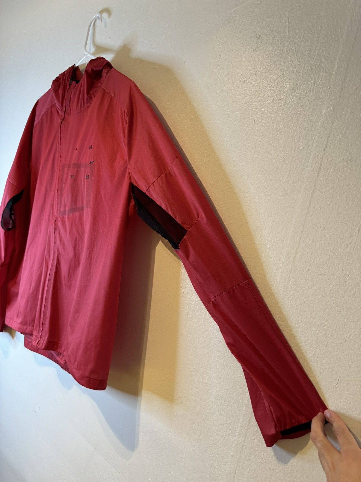 Nike Nike Men's Tech Pack Running Ultra Light Jacket Size L Red Size US L / EU 52-54 / 3 - 3 Thumbnail