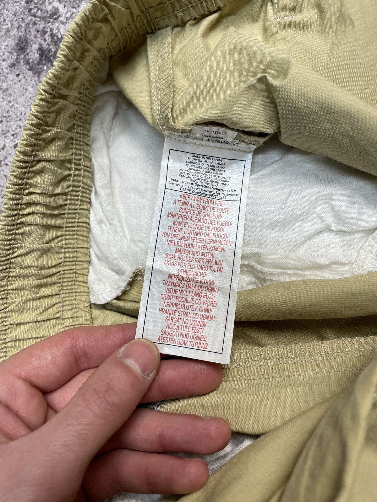 Vintage Vintage Nike Cargo Pants Y2K Style Drill Nylon Size M Size US 32 / EU 48 - 8 Thumbnail