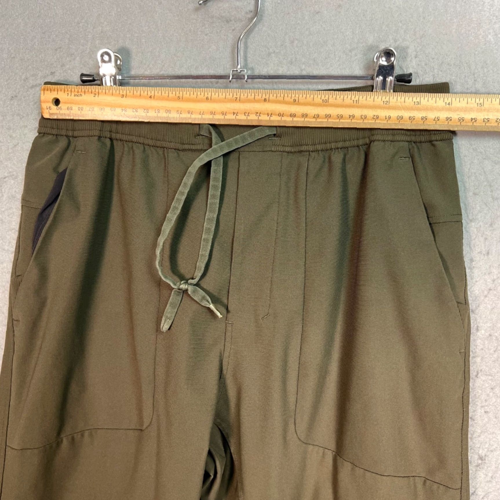Lululemon Lululemon Mens Medium Olive Green Jogger Athletic Pants Drawstring, Tapered, 29in Inseam, Logo, Flat Front, Polyester, Regular, Active, Pants, Men Size US 31 - 4 Thumbnail