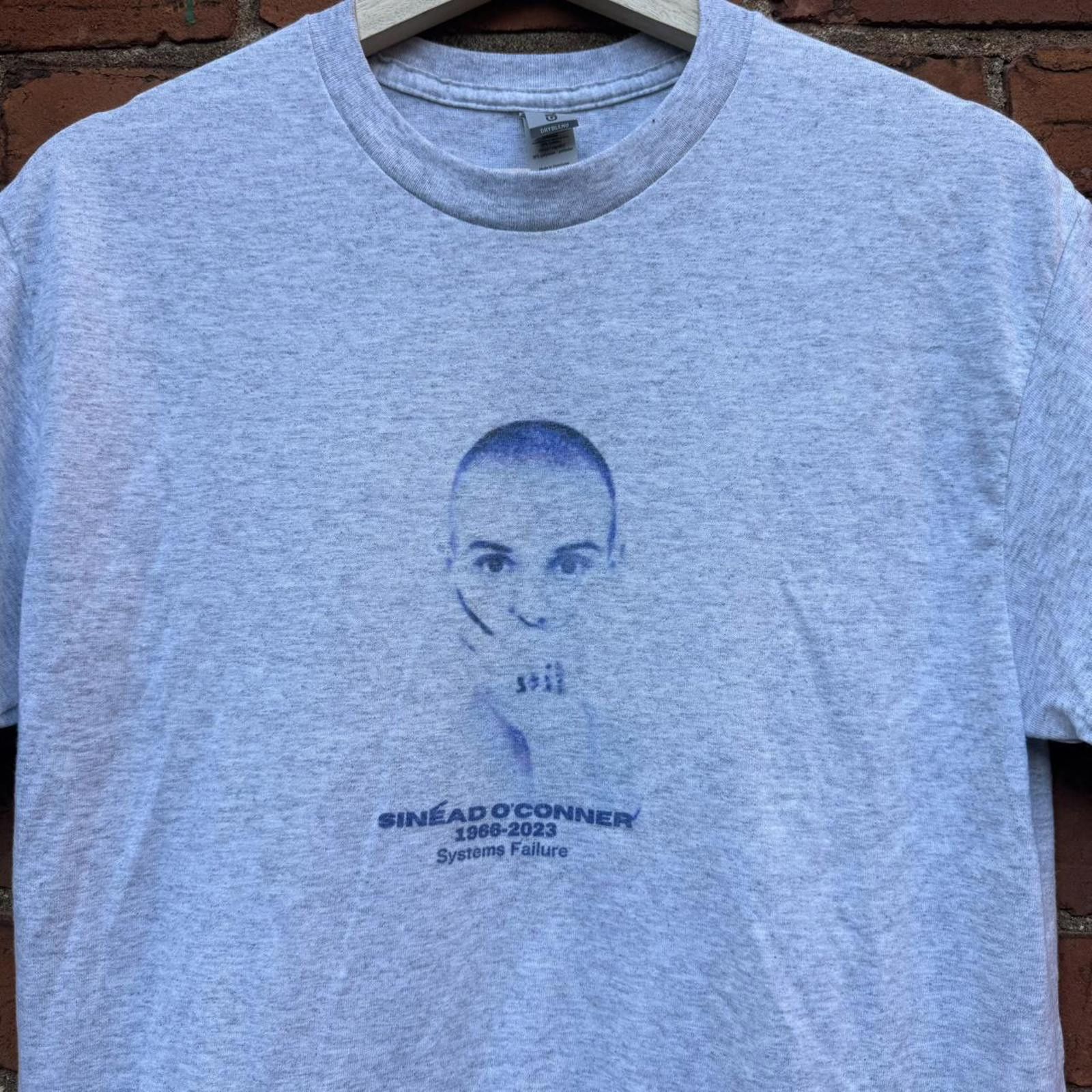 Gildan SINÉAD O CONNER stigma sucks t shirt M Size US M / EU 48-50 / 2 - 2 Thumbnail