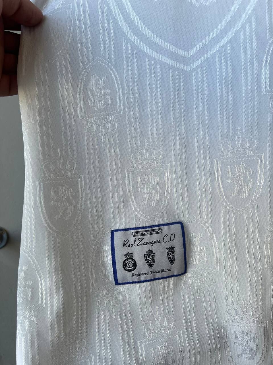 Vintage 1997/98 REAL ZARAGOZA HOME SOCCER JERSEY FOOTBALL SHIRT SZ L Size US L / EU 52-54 / 3 - 7 Thumbnail