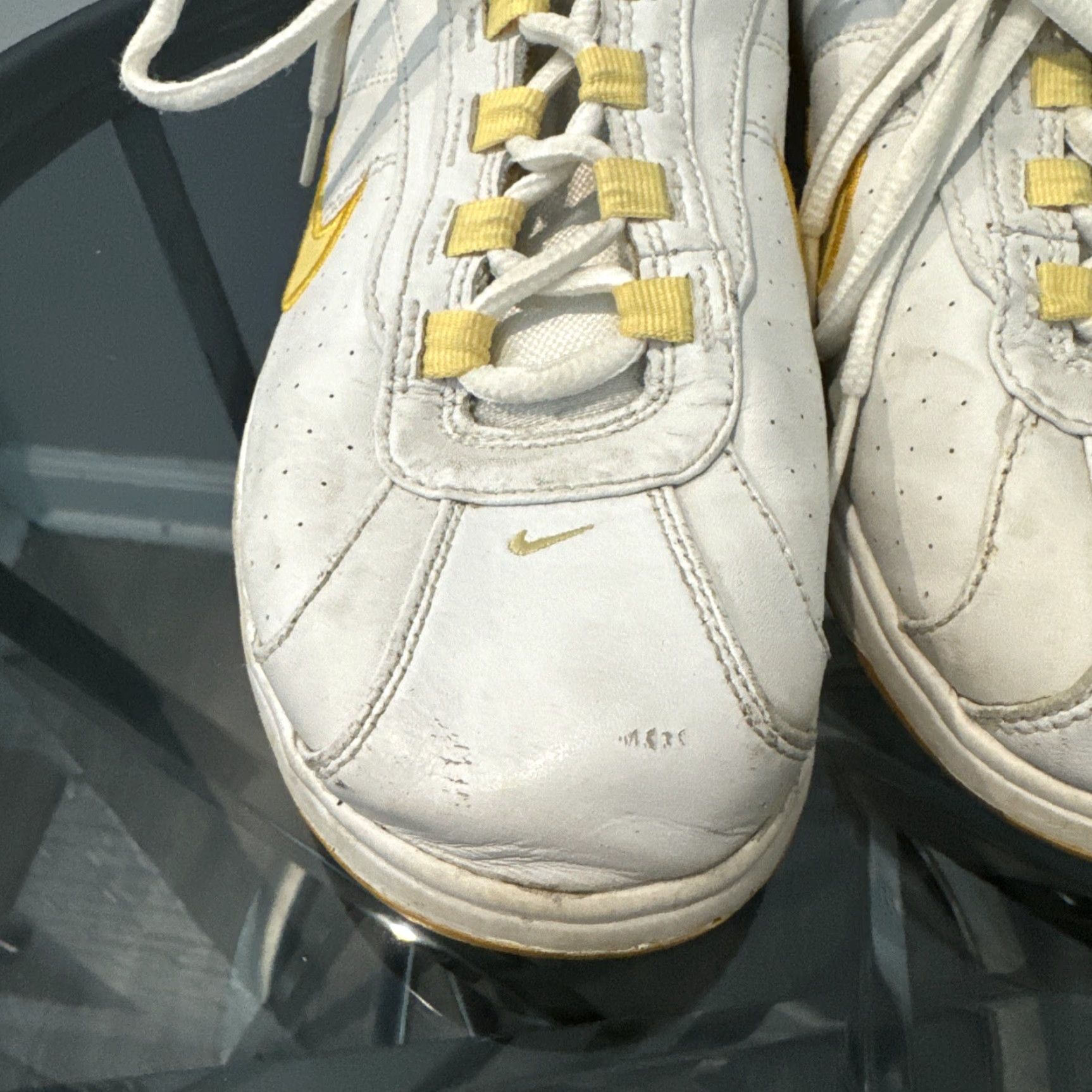 Nike Nike Shoes Womens 8 Casual Comfort Sneakers White Leather Lace Up Low Top Women's US 8 White Leather Nike Sneaker Casual Shoes Size M / US 6-8 / IT 42-44 - 3 Thumbnail