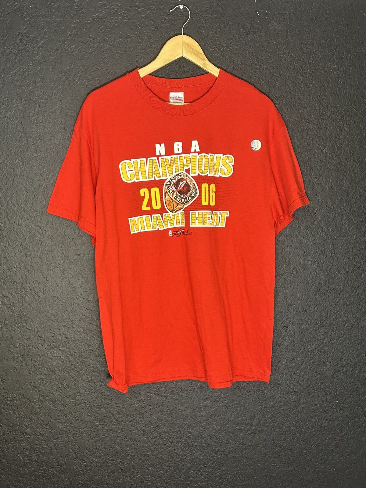 NBA Miami Heat 2006 Champion’s Shirt Size US L / EU 52-54 / 3 - 1 Thumbnail