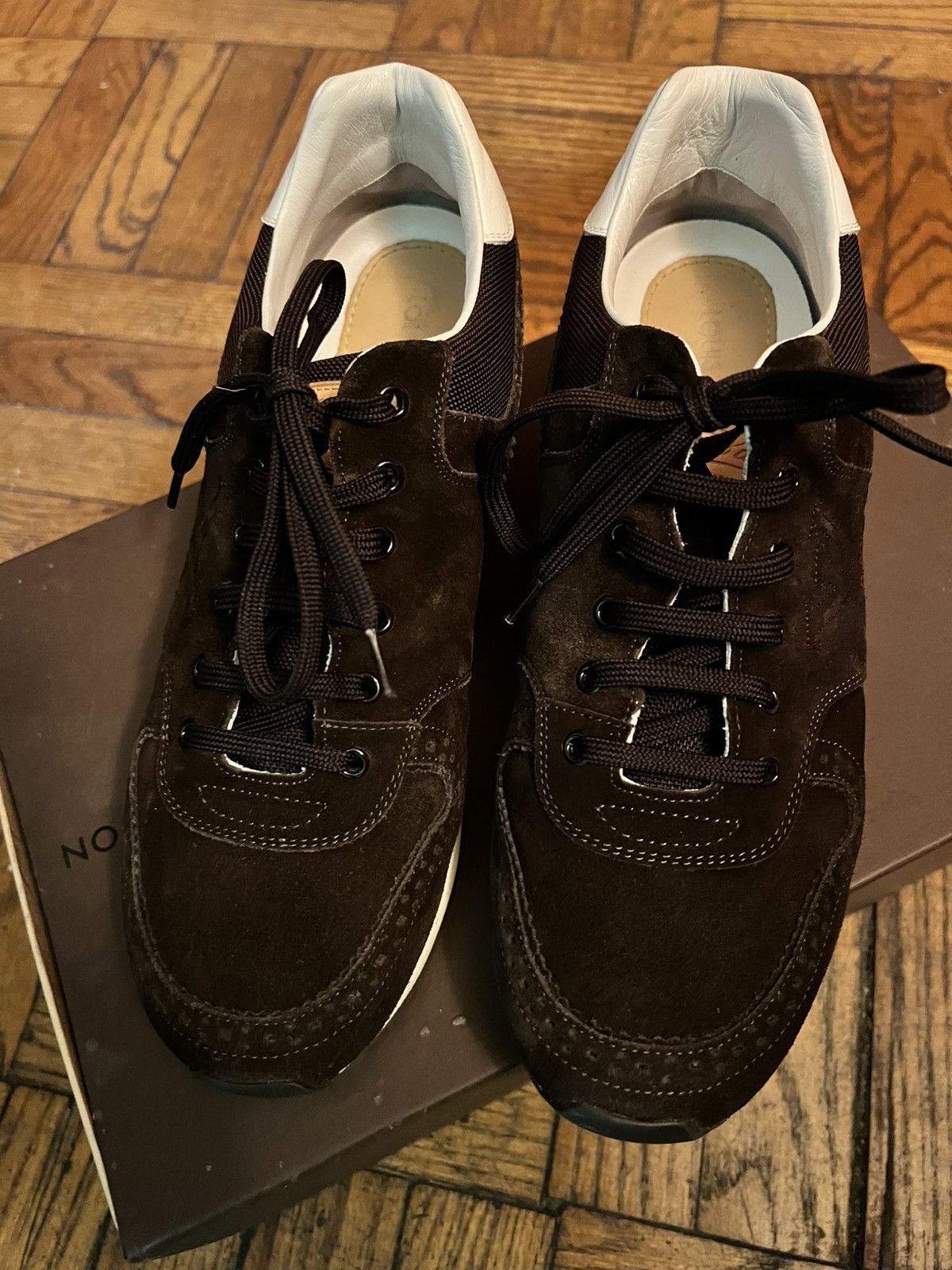 Louis Vuitton Louis Vuitton Suede Lace-Up Sneakers Brown size 8 Size US 8 / EU 41 - 7 Thumbnail