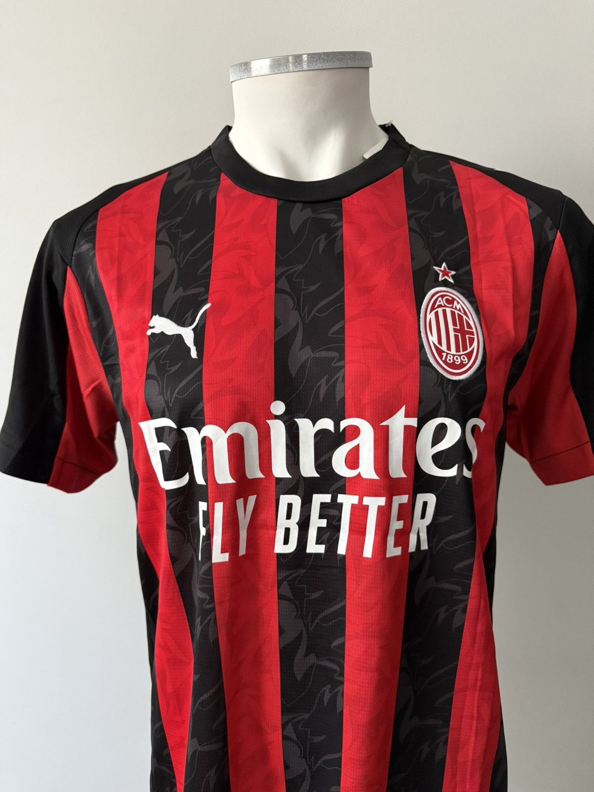 Puma Luka Modric #14 AC Milan 2025/26 Home New Soccer Jersey Size US XL / EU 56 / 4 - 3 Thumbnail
