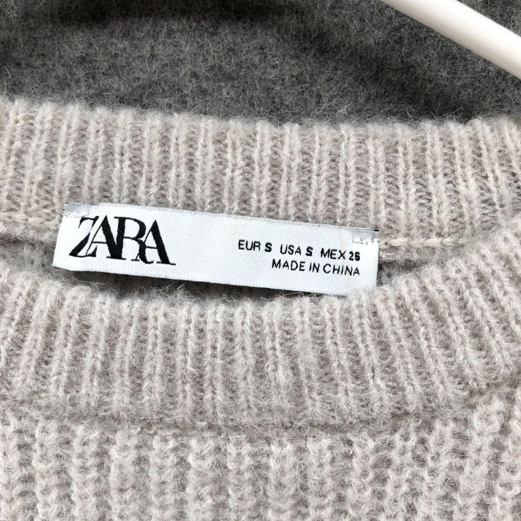 Zara Zara Sweater Womens S Crewneck Ivory Fitted Ribbed Fuzzy Knit Pullover Split Hem Slim Knit Long Sleeve Vintage No Size S / US 4 / IT 40 - 5 Thumbnail