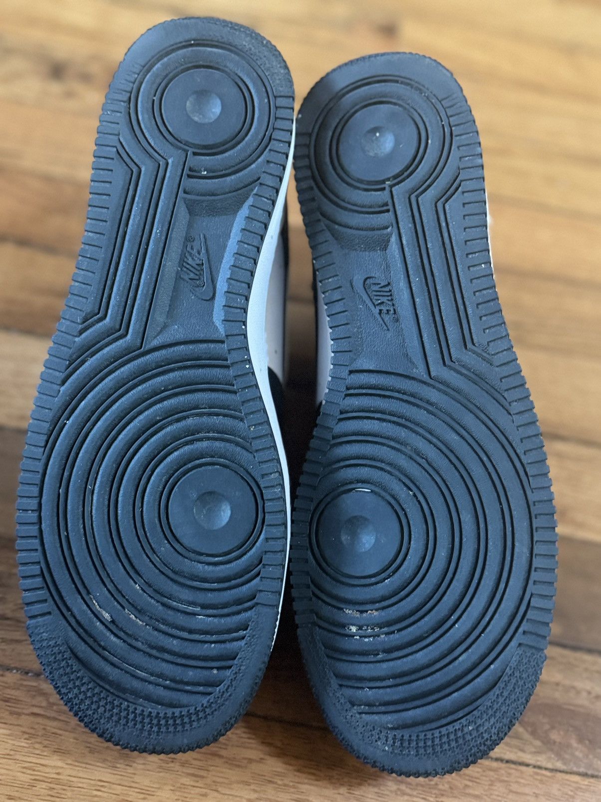 Nike Nike Air Force 1 Low ‘09 Panda White Swoosh Size US 11 / EU 44 - 7 Thumbnail