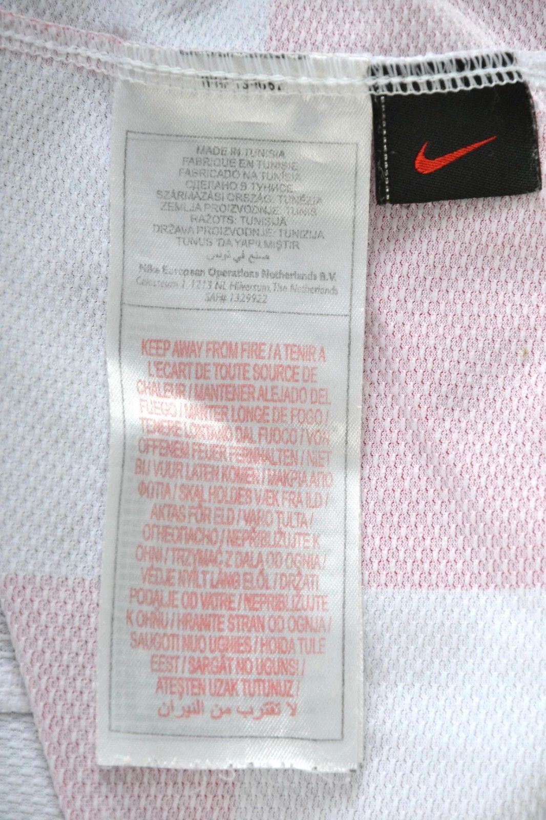 Nike CROATIA 2008/2009 HOME FOOTBALL SHIRT NIKE SIZE S ADULT Size US S / EU 44-46 / 1 - 8 Thumbnail