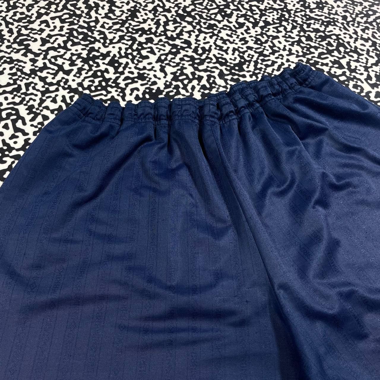 Umbro Vintage 90s Umbro Monogram Casual Sport Retro Shorts Size US 36 / EU 52 - 4 Thumbnail