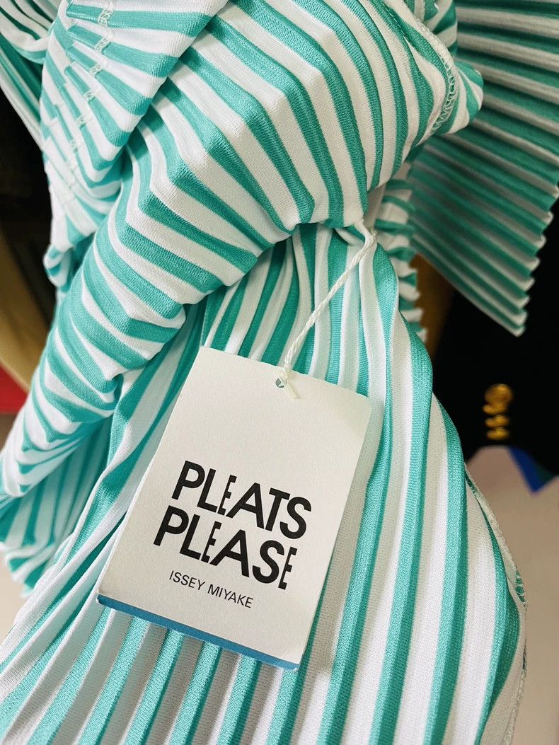 Issey Miyake Issey Miyake size:3 Green striped dress Size M / US 6-8 / IT 42-44 - 3 Thumbnail