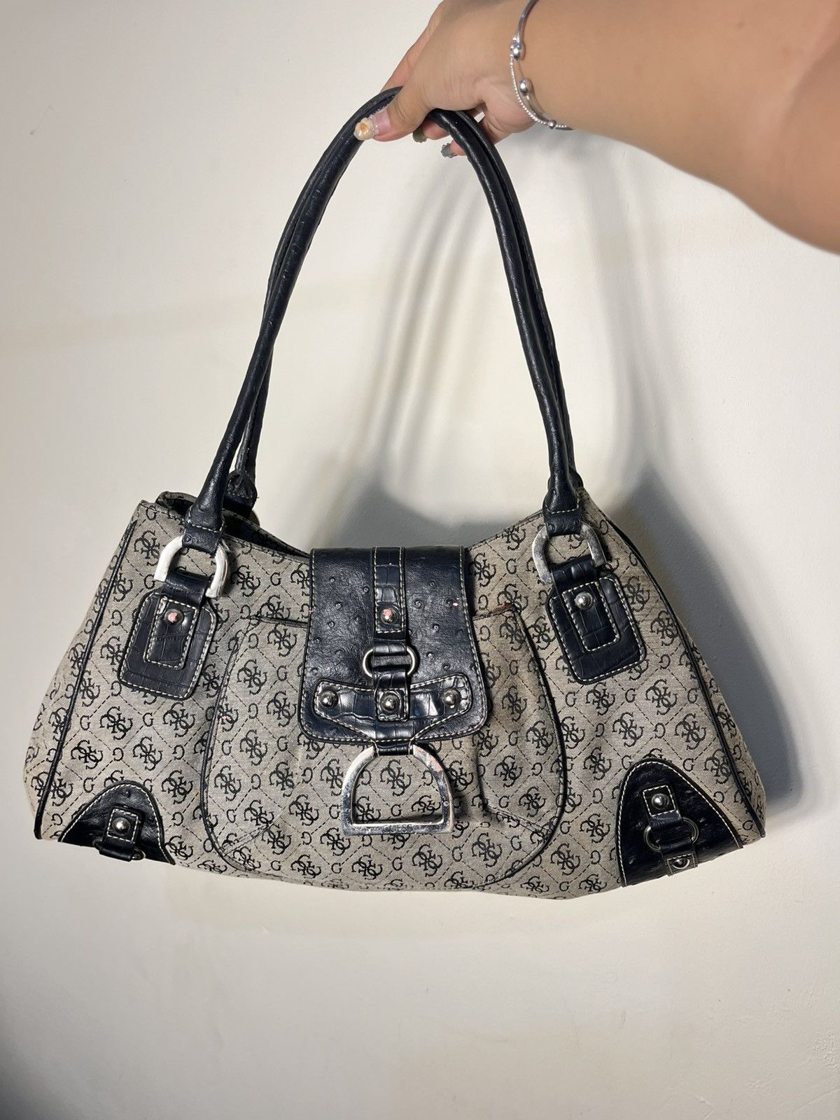 Guess Vtg guess buckled bag Size ONE SIZE - 12 Thumbnail