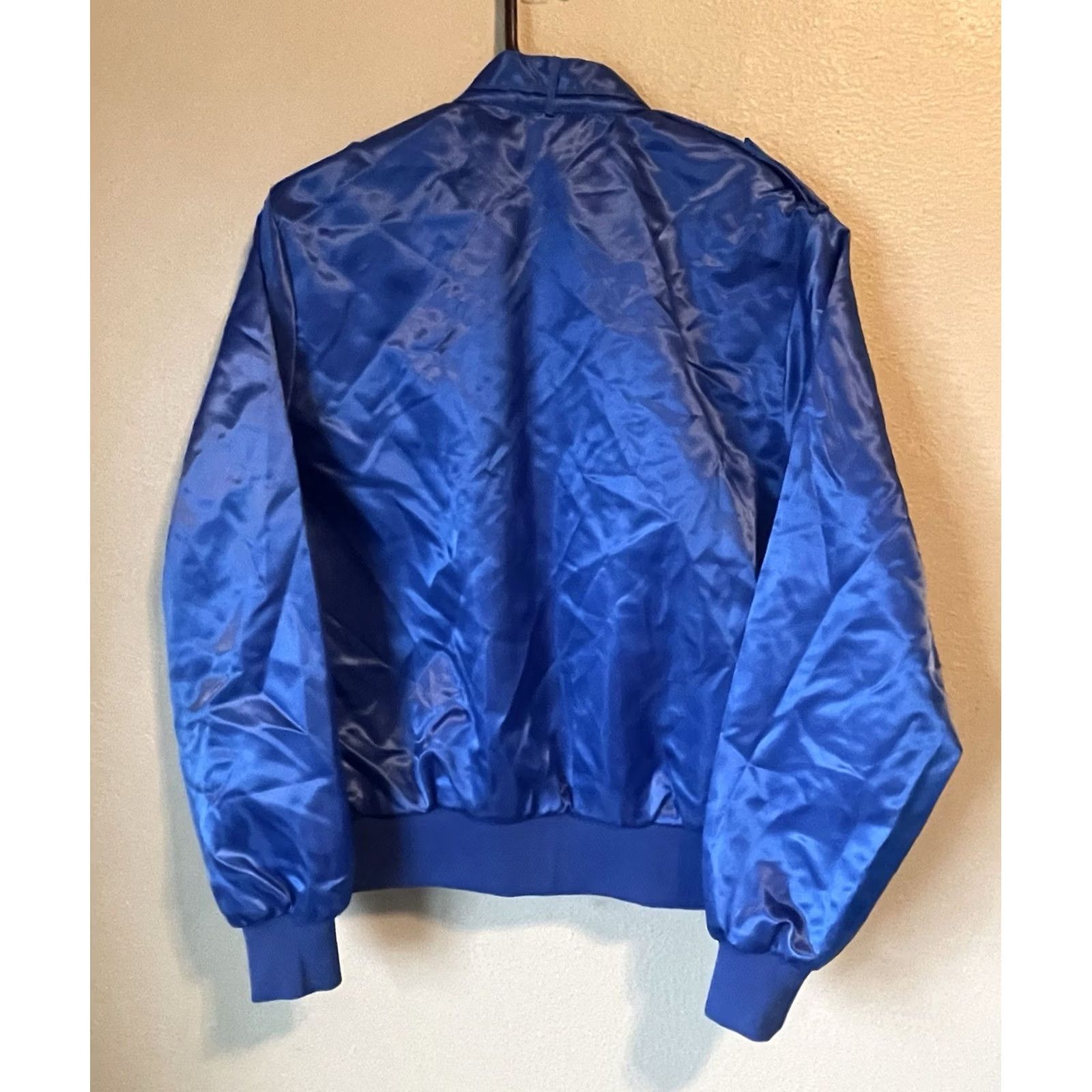 Vintage VINTAGE SATINS Baxter Jacket Satin/Nylon Men’s Medium Full Zip J1882 Blue 80s 90s Logo Bomber Jacket Mens Regular Short Sleeve? Size US M / EU 48-50 / 2 - 2 Thumbnail