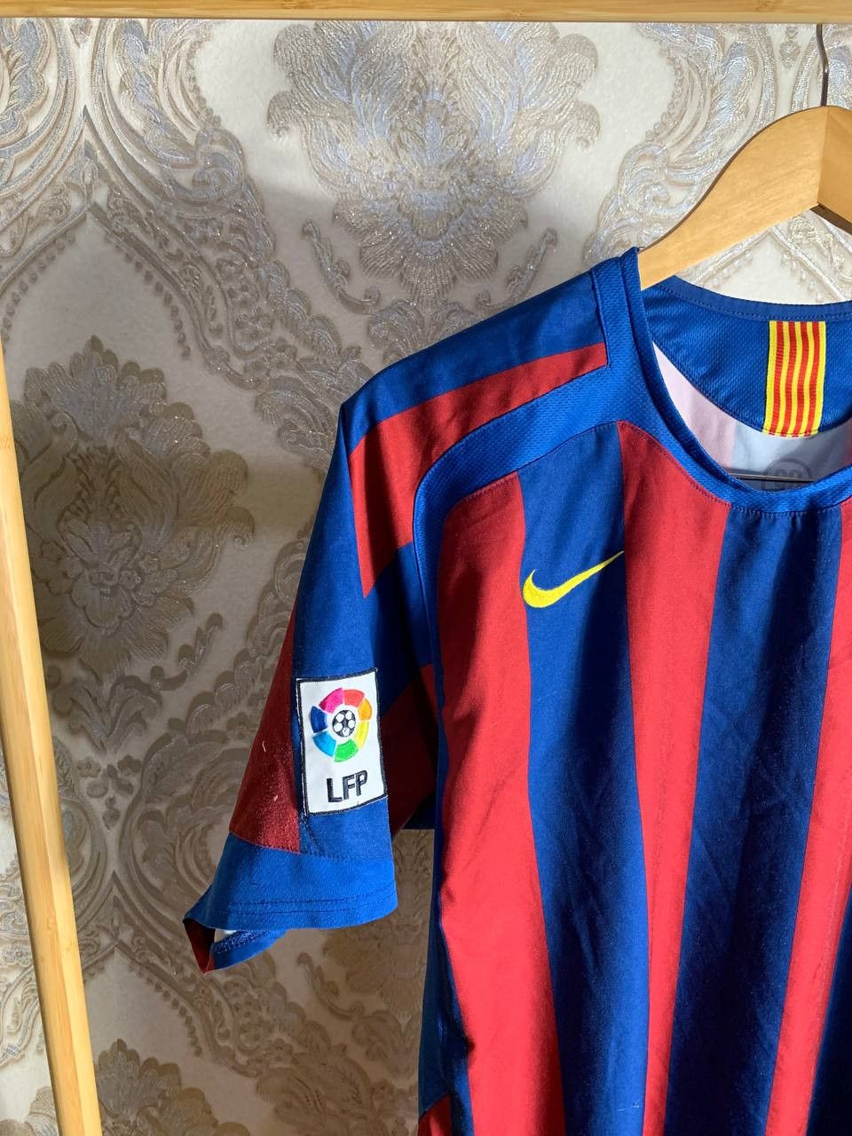 Nike Vintage Nike FC Barcelona Spain Retro Soccer Jersey 90s Size US L / EU 52-54 / 3 - 3 Thumbnail