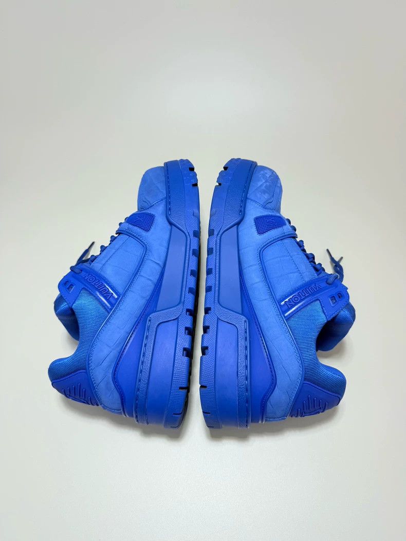 Louis Vuitton Louis Vuitton TRAINER Blue Fat Alligator Embossed Board Sh Size US 9 / EU 42 - 4 Thumbnail