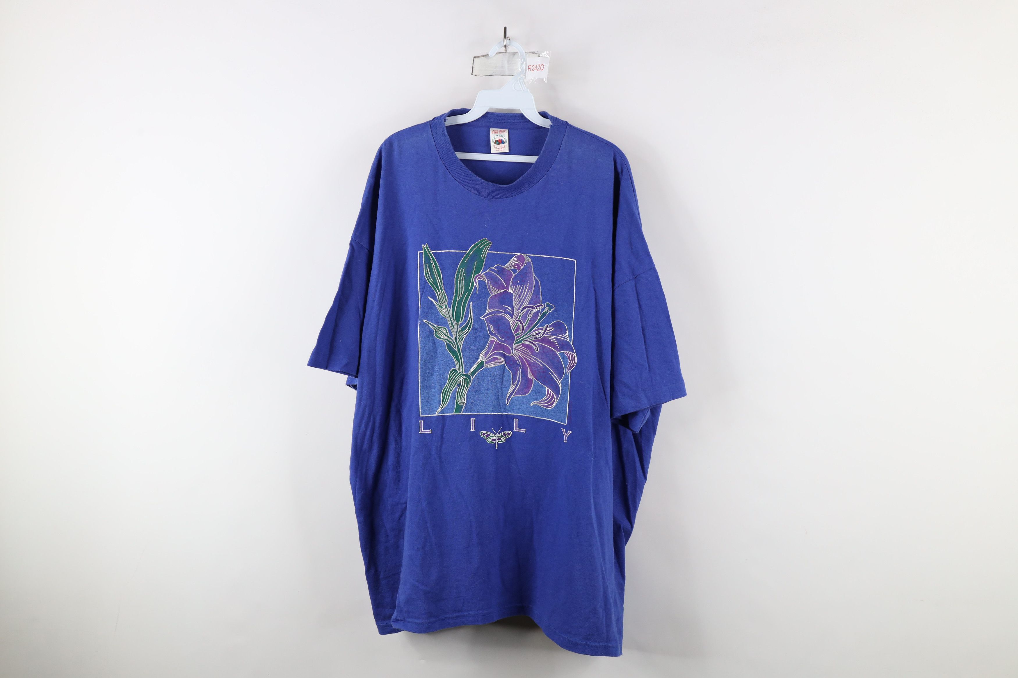 Vintage Vintage 90s Streetwear Flower Butterfly T-Shirt Blue USA Size 3XL / US 20-22 - 1 Thumbnail