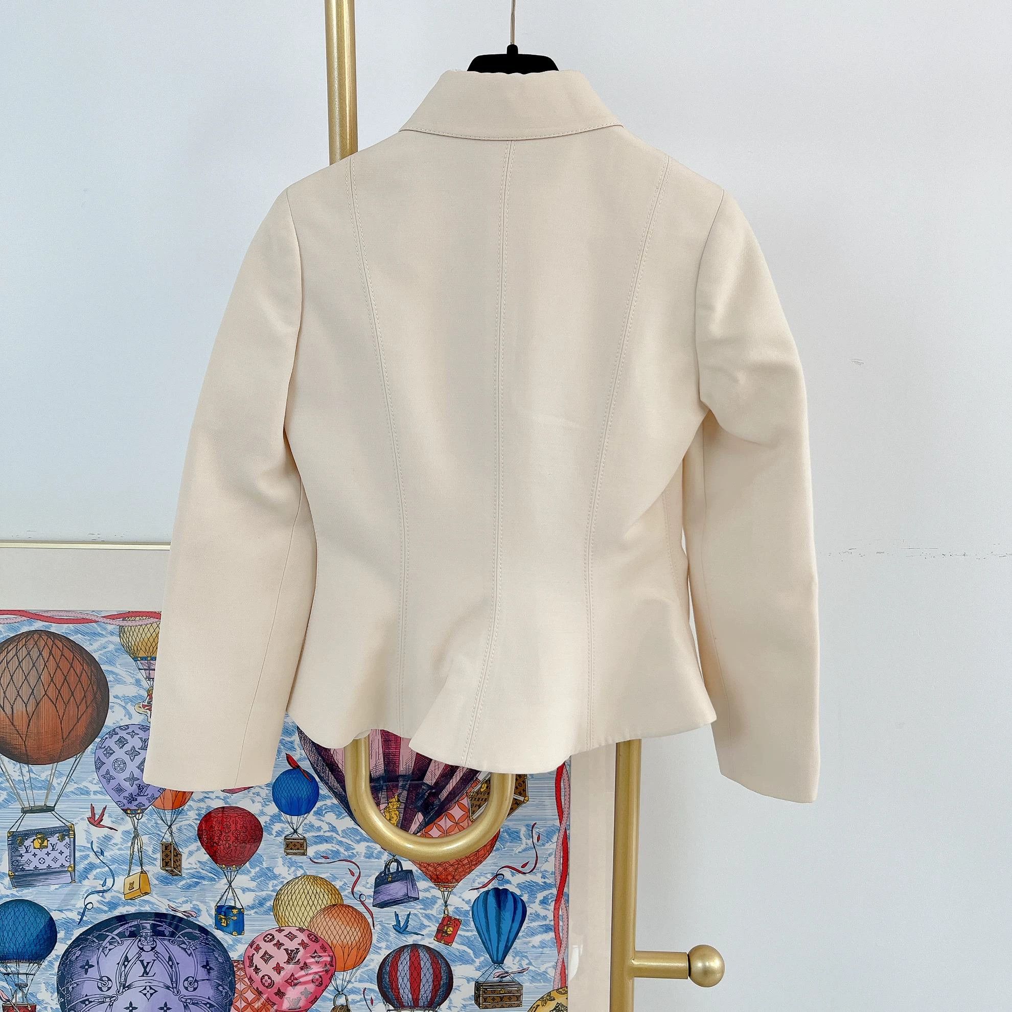 Valentino Valentino Beige Short Jacket 40 Size S / US 4 / IT 40 - 2 Thumbnail