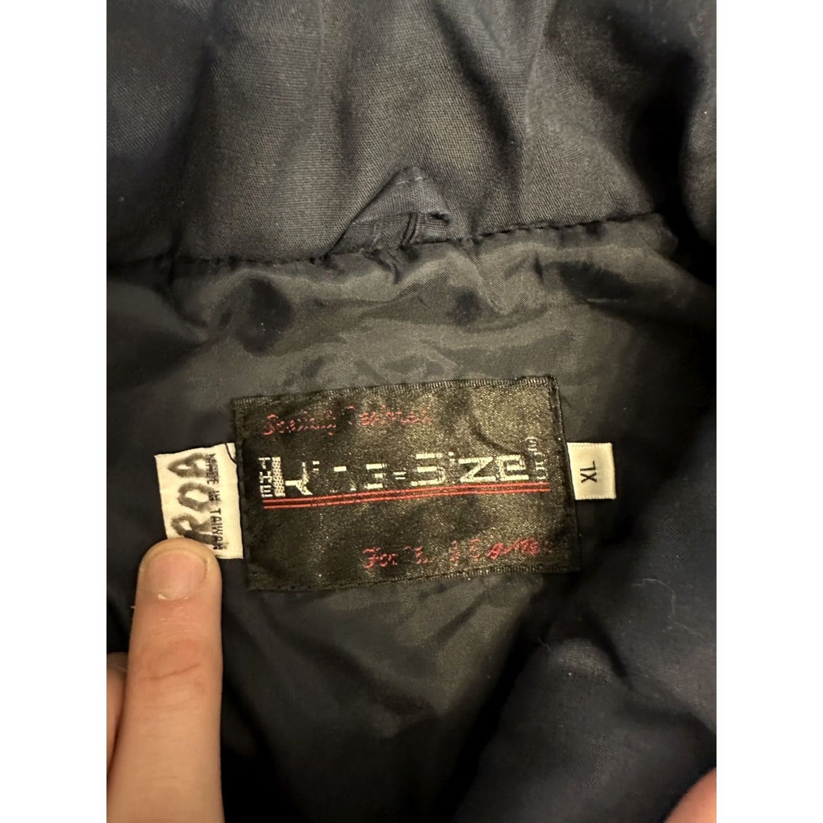 Vintage VINTAGE The King Size Vest XL Black 90s Puffer Mens Size US XL / EU 56 / 4 - 3 Thumbnail