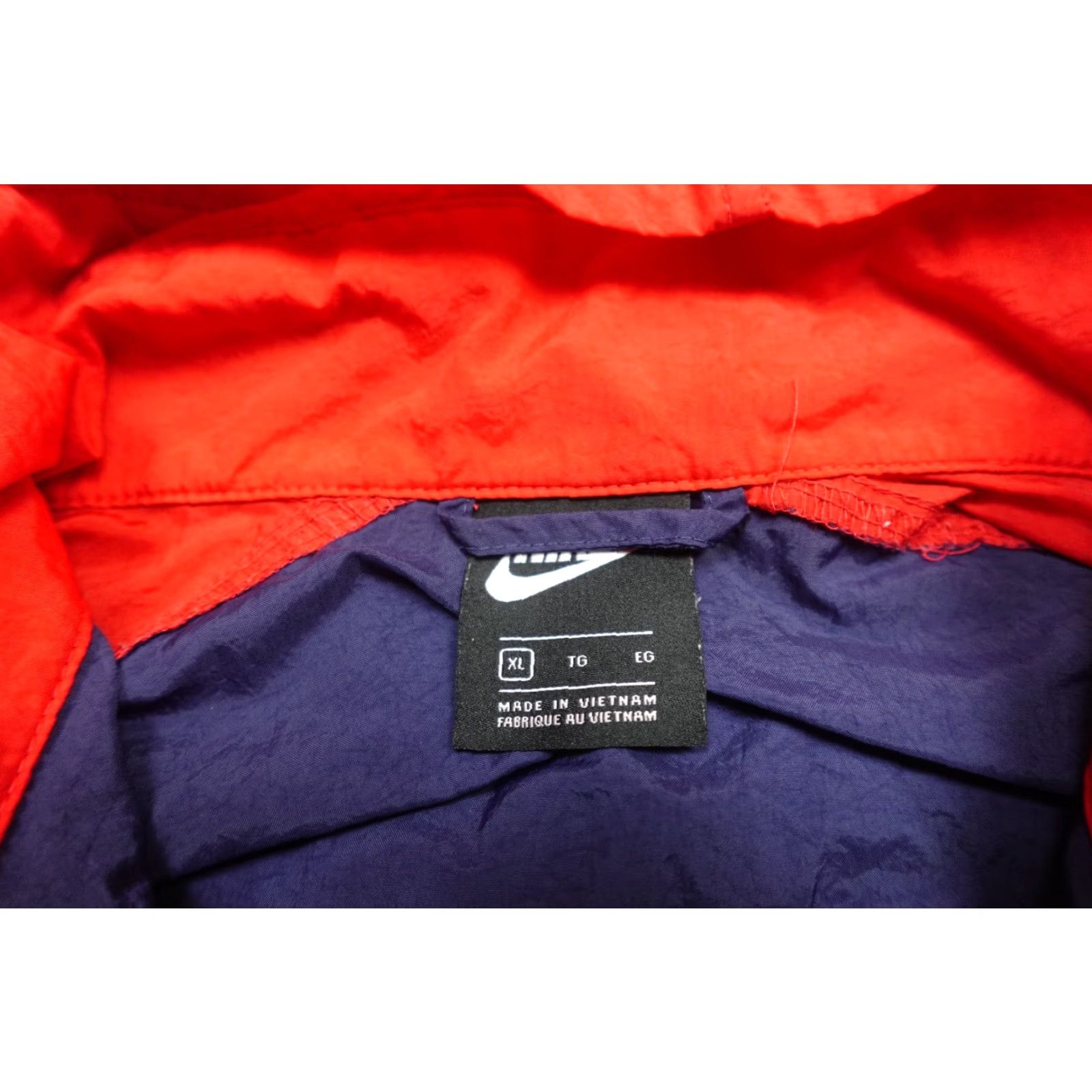 Nike Nike Windbreaker Jacket Mens XL Red Packable Lightweight Hooded Windbreaker Nike Jacket XL Mens Red Size US XL / EU 56 / 4 - 2 Thumbnail