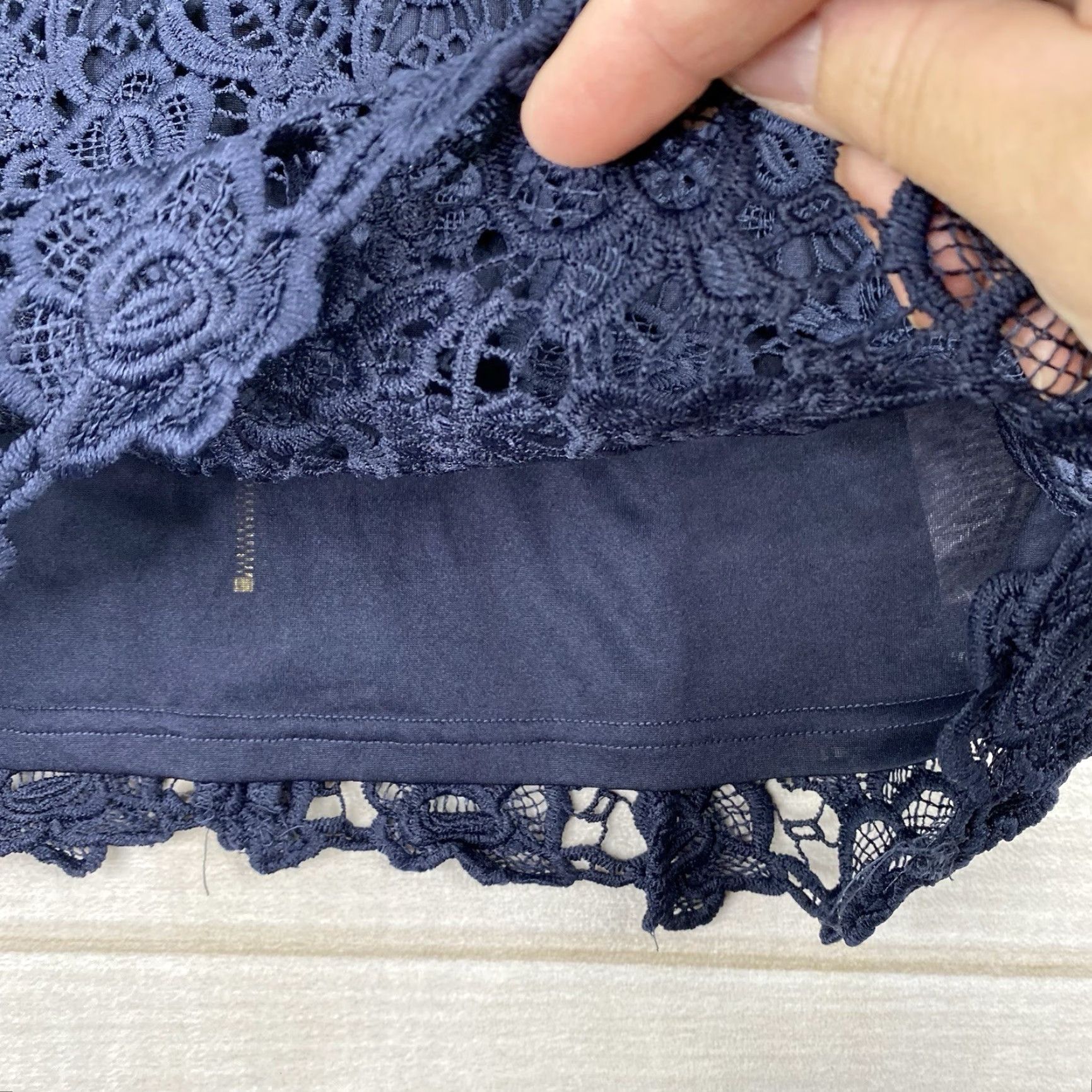 Nanette Lepore Nanette Lepore Top Womens S Blue Lace Sleeveless Mock Neck Lined Crochet Floral Bohemian Party/Cocktail, Wedding, Casual Shirt, Regular Women, Blue, S Size S / US 4 / IT 40 - 5 Thumbnail