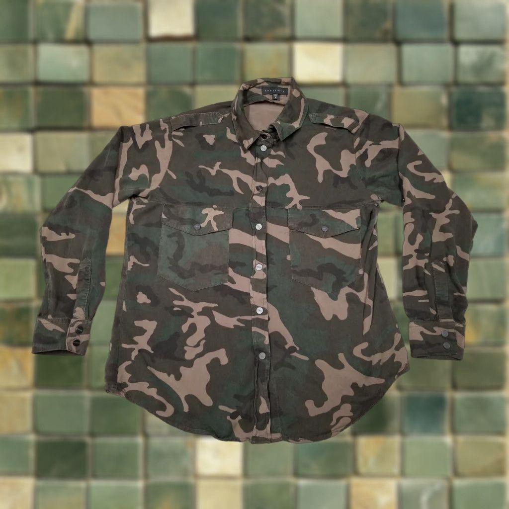 Sanctuary Sanctuary Top Womens Small Green Camouflage 100% Rayon Long Sleeve Snaps Roll Tab Shirt Women S Green Camouflage 100% Rayon Roll Tab Snaps Size S / US 4 / IT 40 - 1 Thumbnail