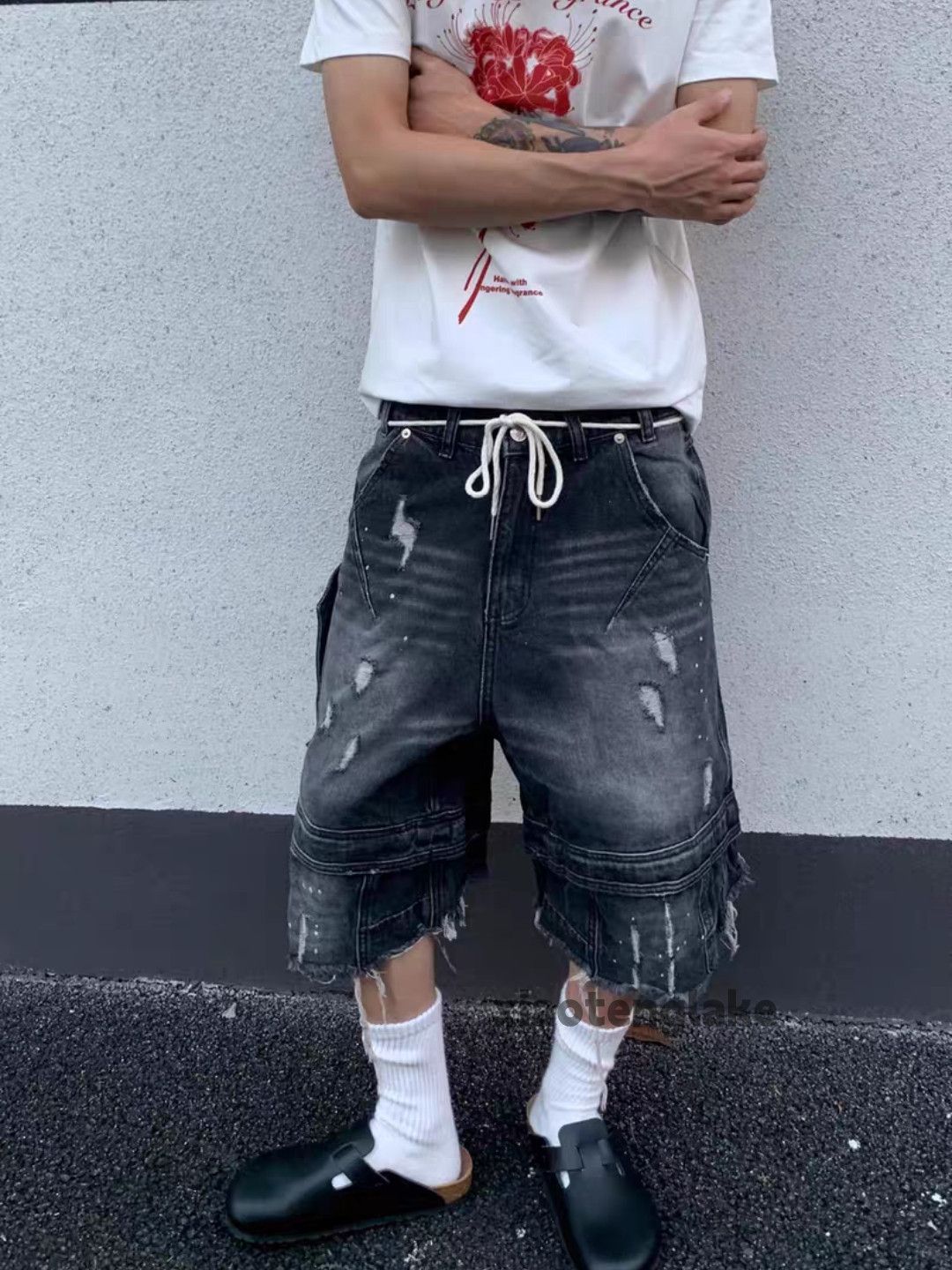 Designer unisex washed faded loose baggy ripped damaged cargo shorts Size US 30 / EU 46 - 5 Thumbnail