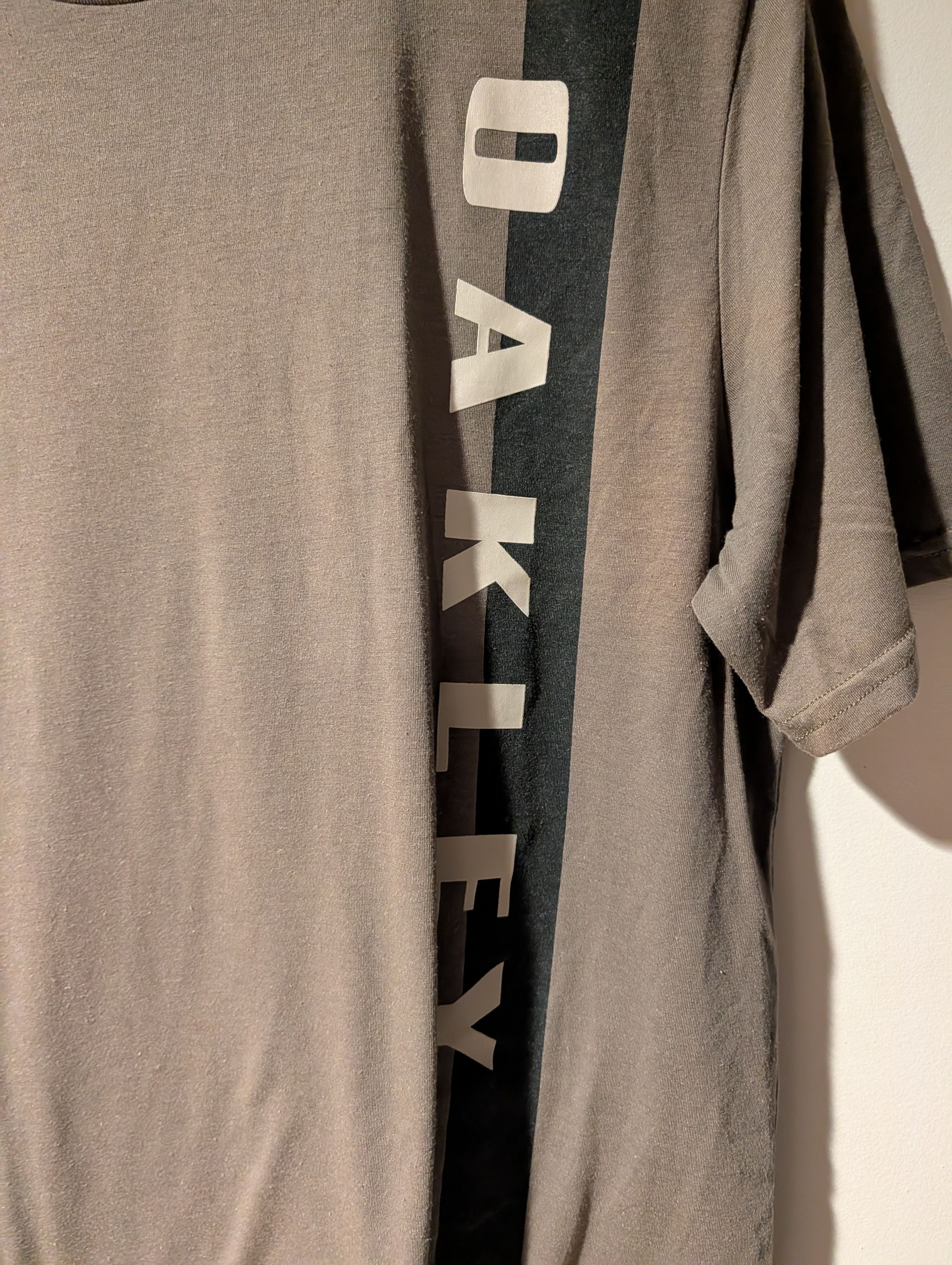 Oakley Oakley Hydrolix Regular Fit Mens Color Short Sleeve T-Shirt Size US XL / EU 56 / 4 - 2 Thumbnail