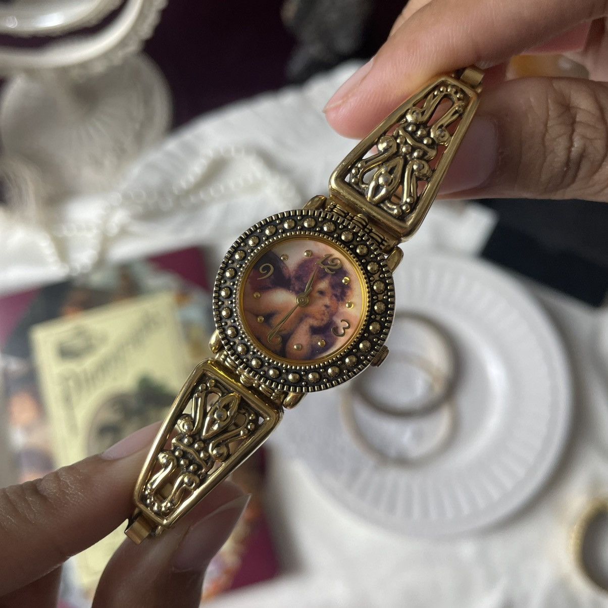 SII by Seiko Raphael Cherub Vintage Watch gold pelated display picture 1