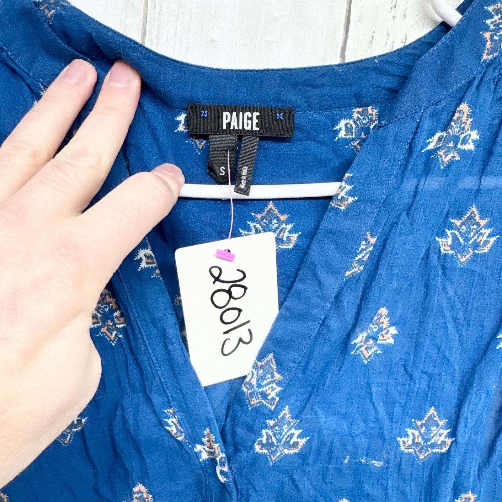 Paige Paige Shirt Size Small V-Neck Sleeveless Button Front Blouse Size S / US 4 / IT 40 - 2 Thumbnail