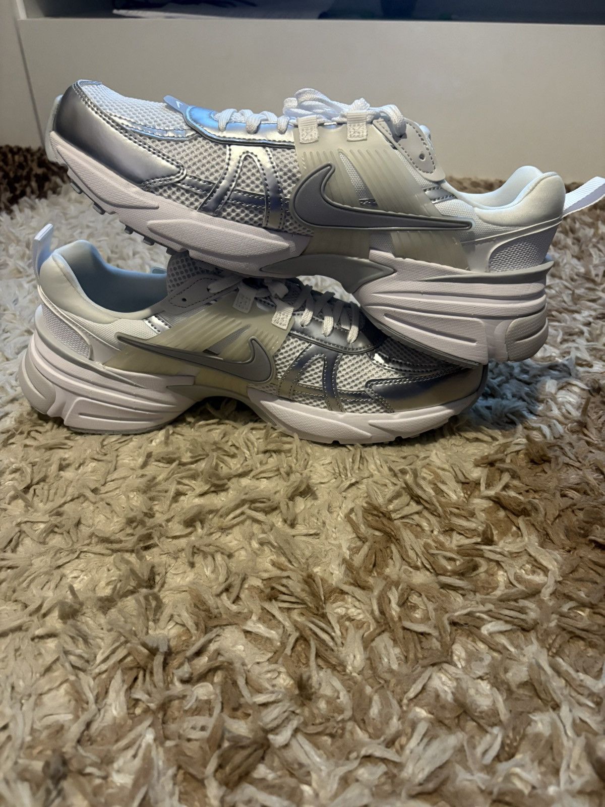 Nike Nike v2k runs Size US 9.5 / EU 42-43 - 7 Thumbnail