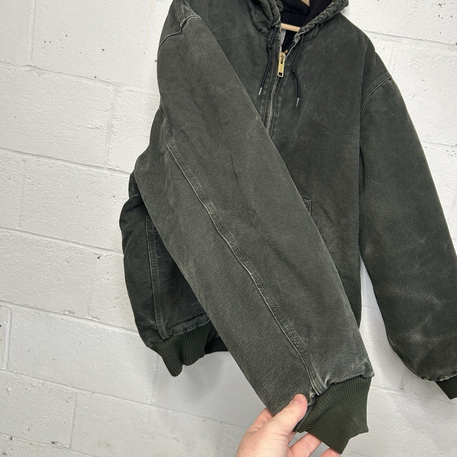Carhartt Vintage Carhartt Quilted Hooded Active Jacket “Moss” J130 Size US XL / EU 56 / 4 - 6 Thumbnail