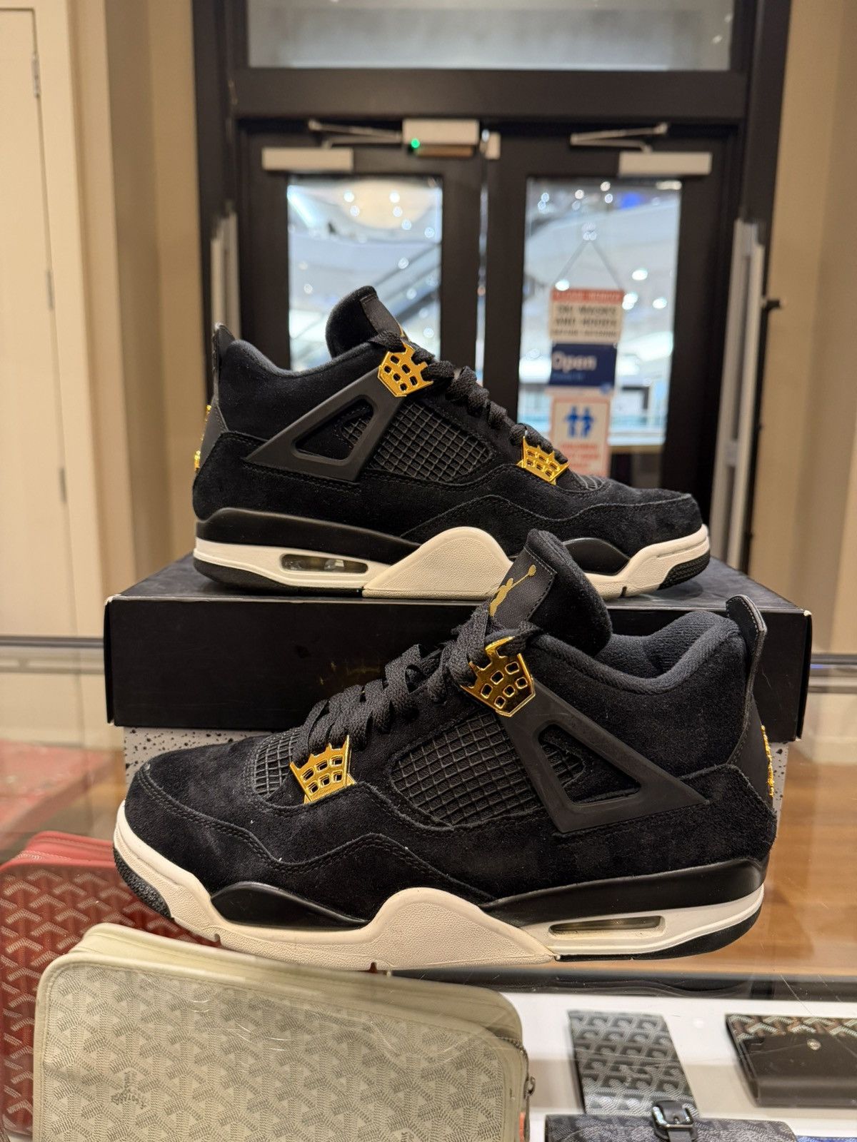 Jordan Brand Jordan 4 Retro Royalty Size US 8.5 / EU 41-42 - 1 Thumbnail