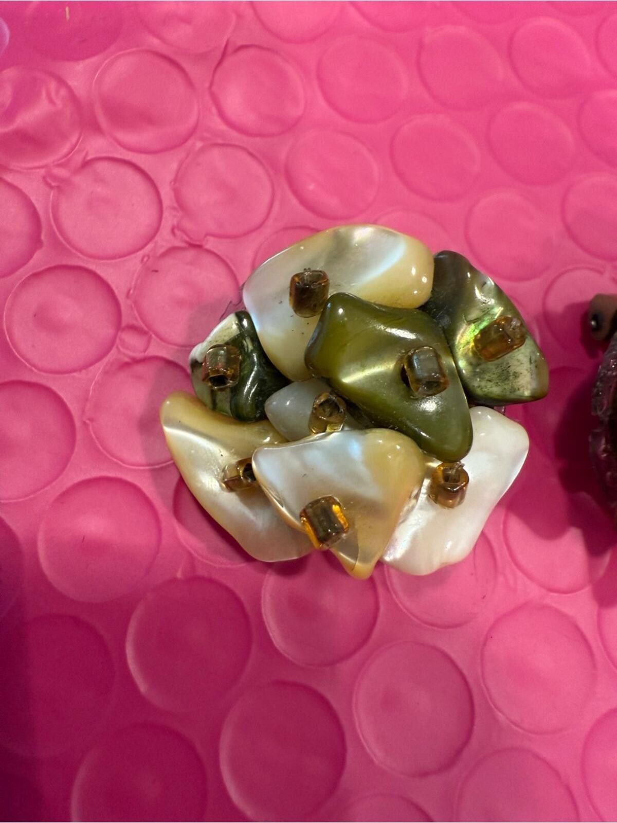Other Wearable art vintage shimmery stone beaded clip on earrings Size ONE SIZE - 2 Thumbnail
