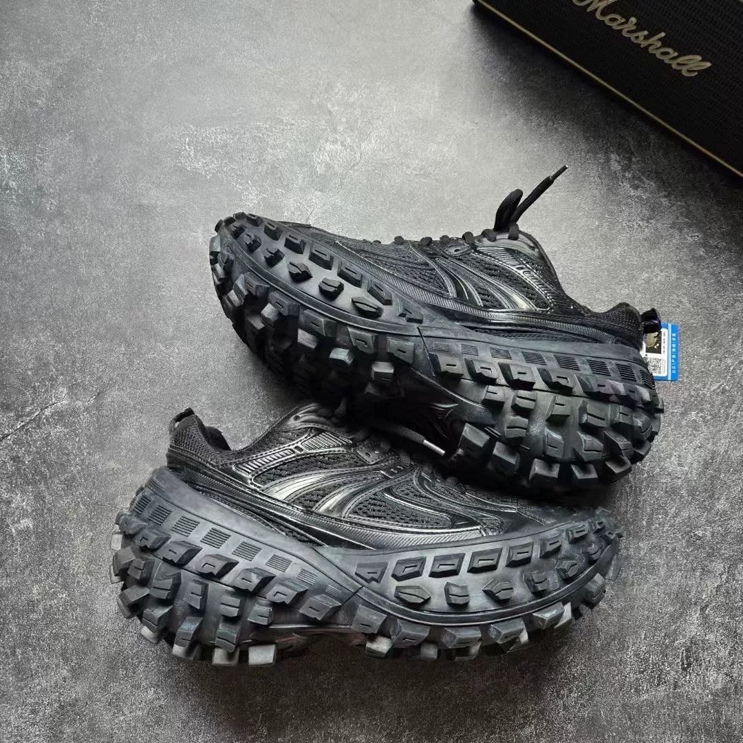 Balenciaga Balenciaga Black Lowtop Sneakers 39 Men Size US 6.5 / EU 39-40 - 1 Thumbnail