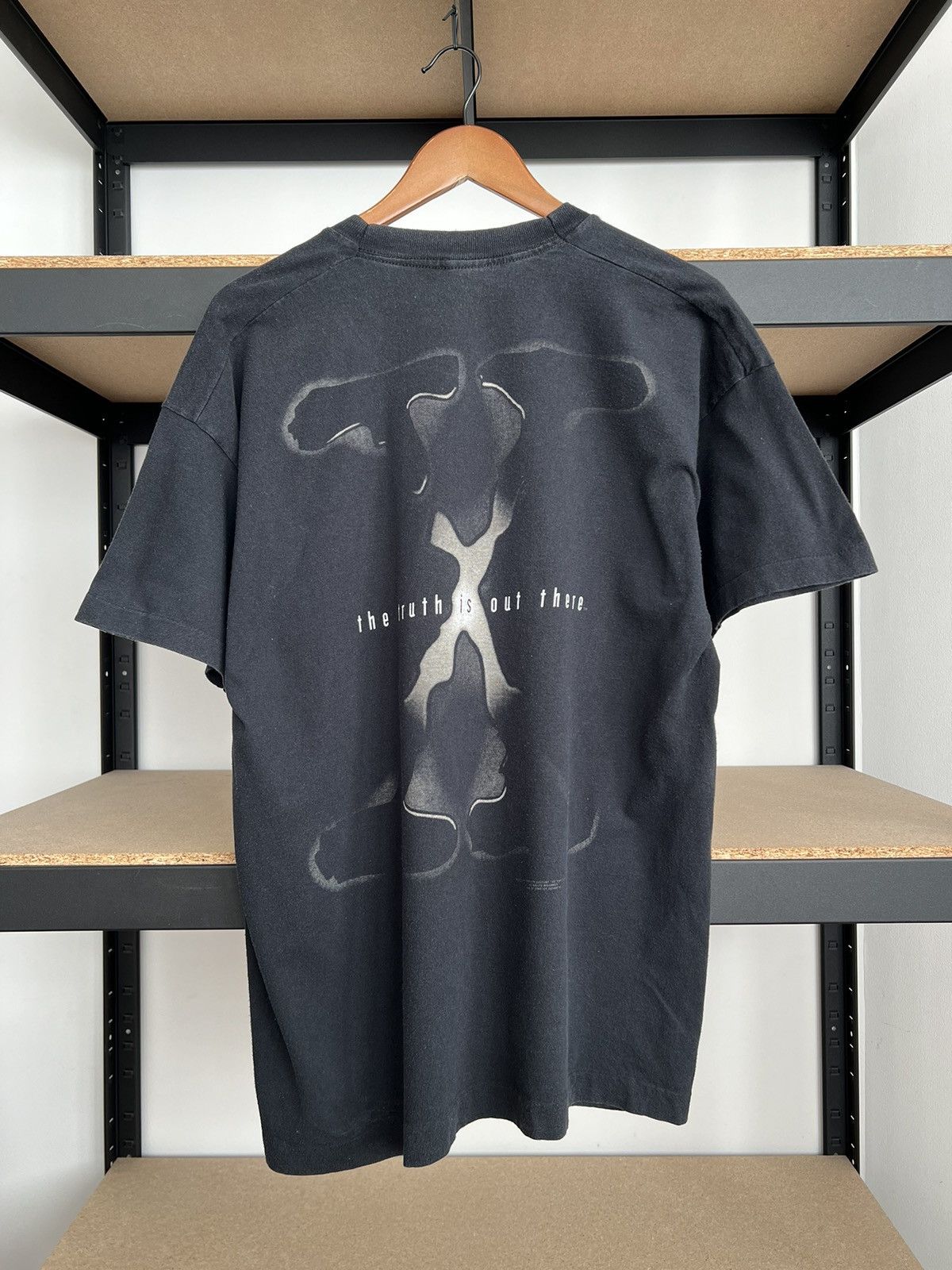 Vintage Vintage 1995 The X Files The Truth Is Out There Movie Tshirt Size US XL / EU 56 / 4 - 1 Thumbnail