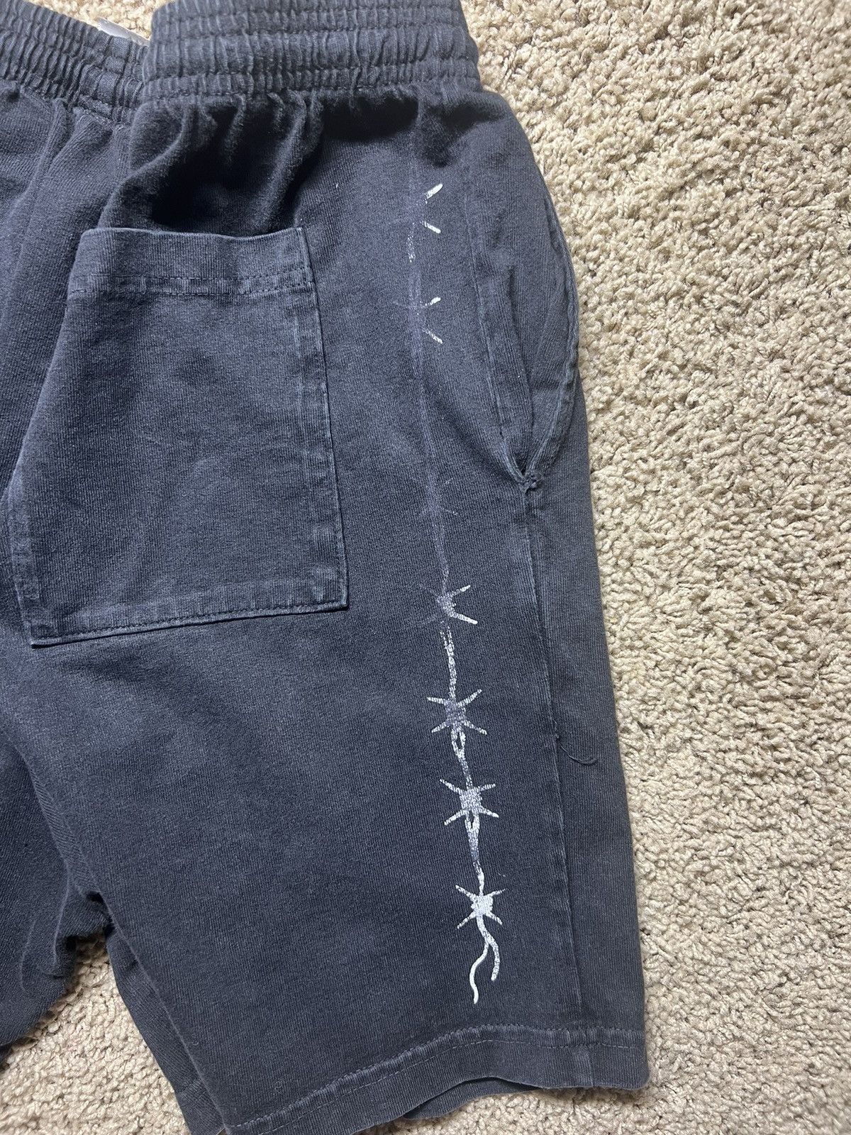 Warren Lotas Warren Lotas barbed wire skull shorts Size US 30 / EU 46 - 5 Thumbnail