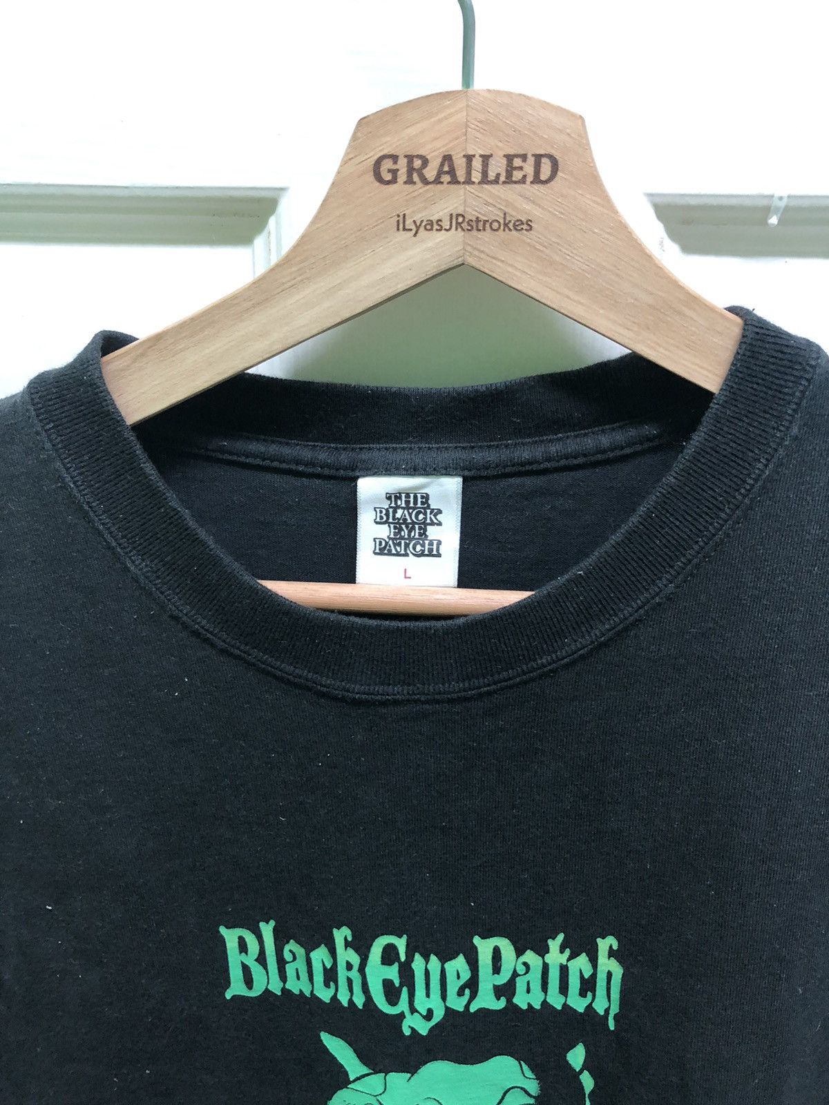 Japanese Brand Vintage Black Eye Patch Concrete Shirt Tee Size US L / EU 52-54 / 3 - 10 Thumbnail