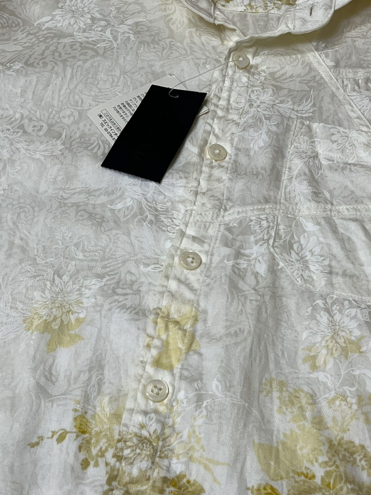Tornado Mart NWT🔥TORNADO MART gold flower 3 quarter hand button ups shirt Size US S / EU 44-46 / 1 - 16 Thumbnail