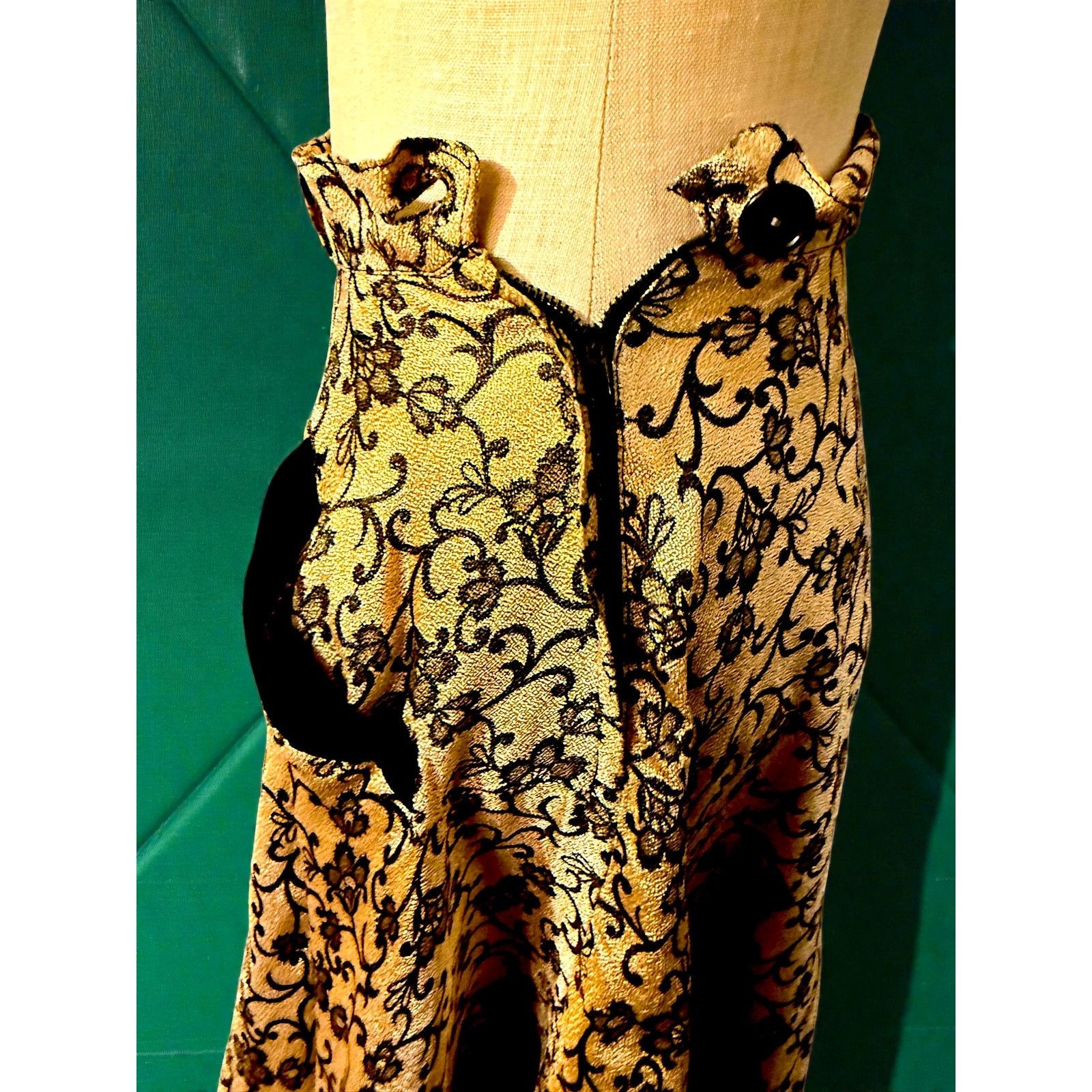 Vintage 60s Mid Century Chic Gold Lamé A-Line Skirt Black Brocade Size 27" / US 4 / IT 40 - 11 Thumbnail